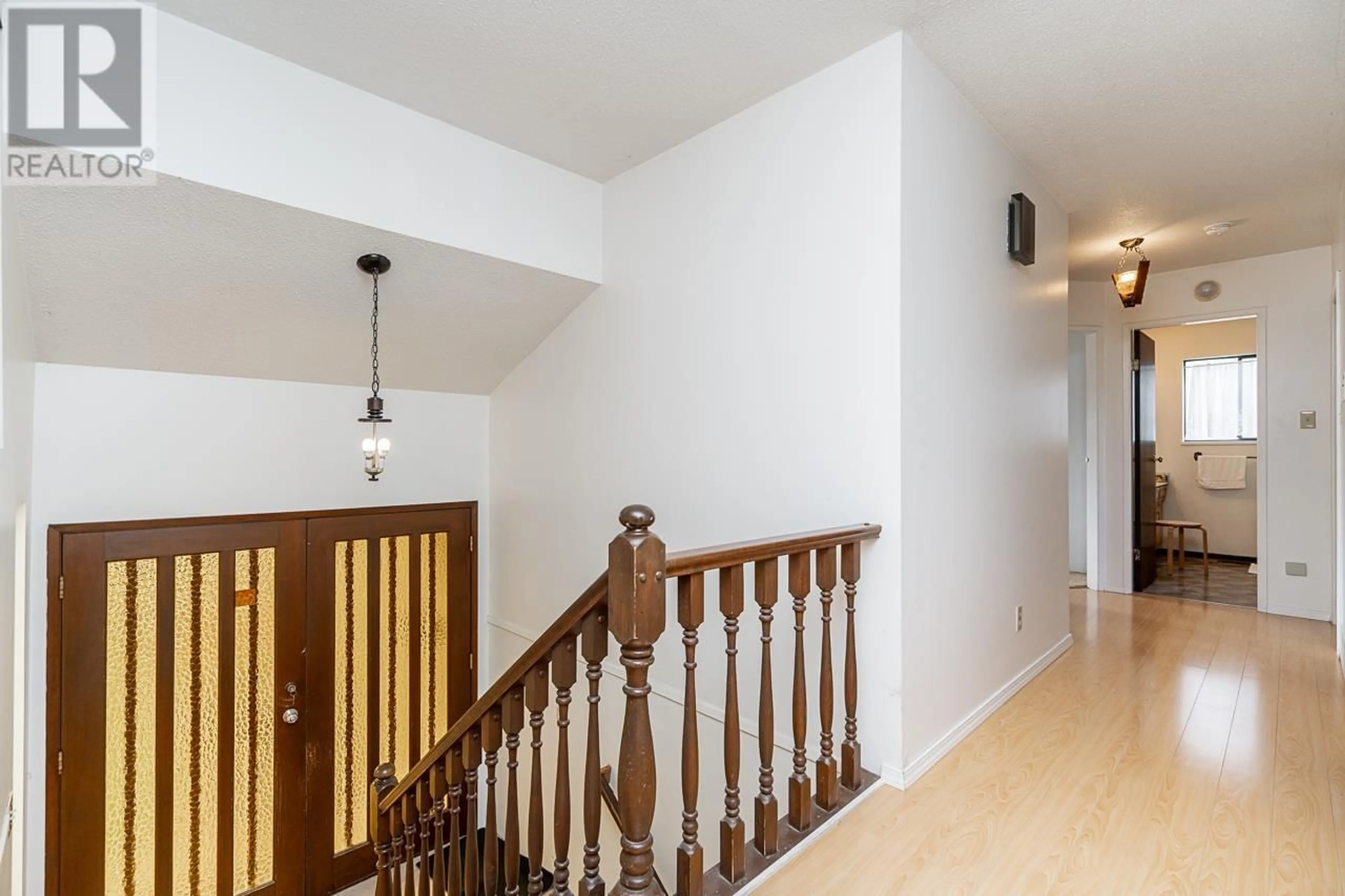 Indoor foyer, wood floors for 6135 ASHWORTH AVENUE, Burnaby British Columbia V5E3T8