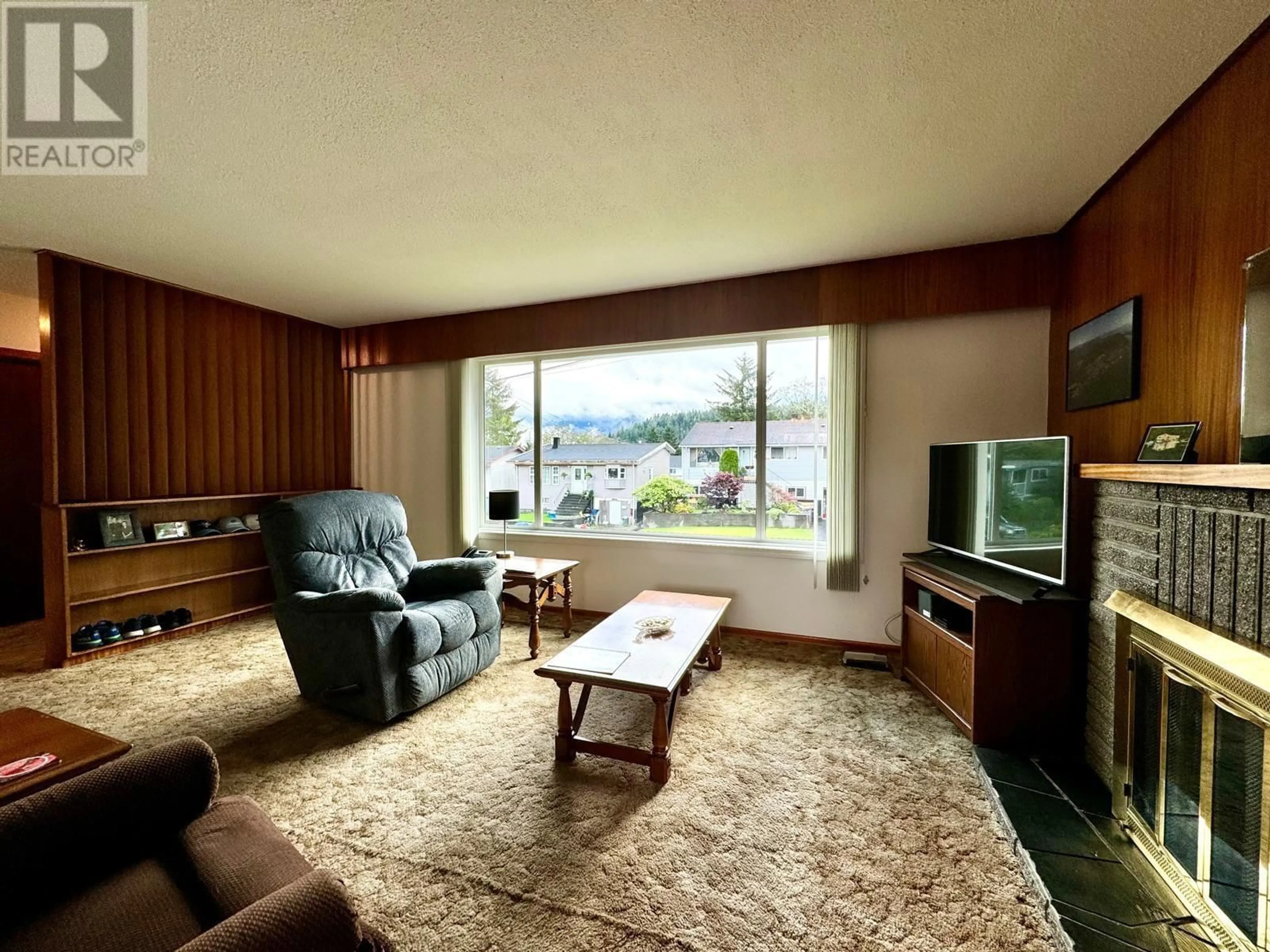 Living room, wood floors for 1523 INDIA AVENUE, Prince Rupert British Columbia V8J2Y1