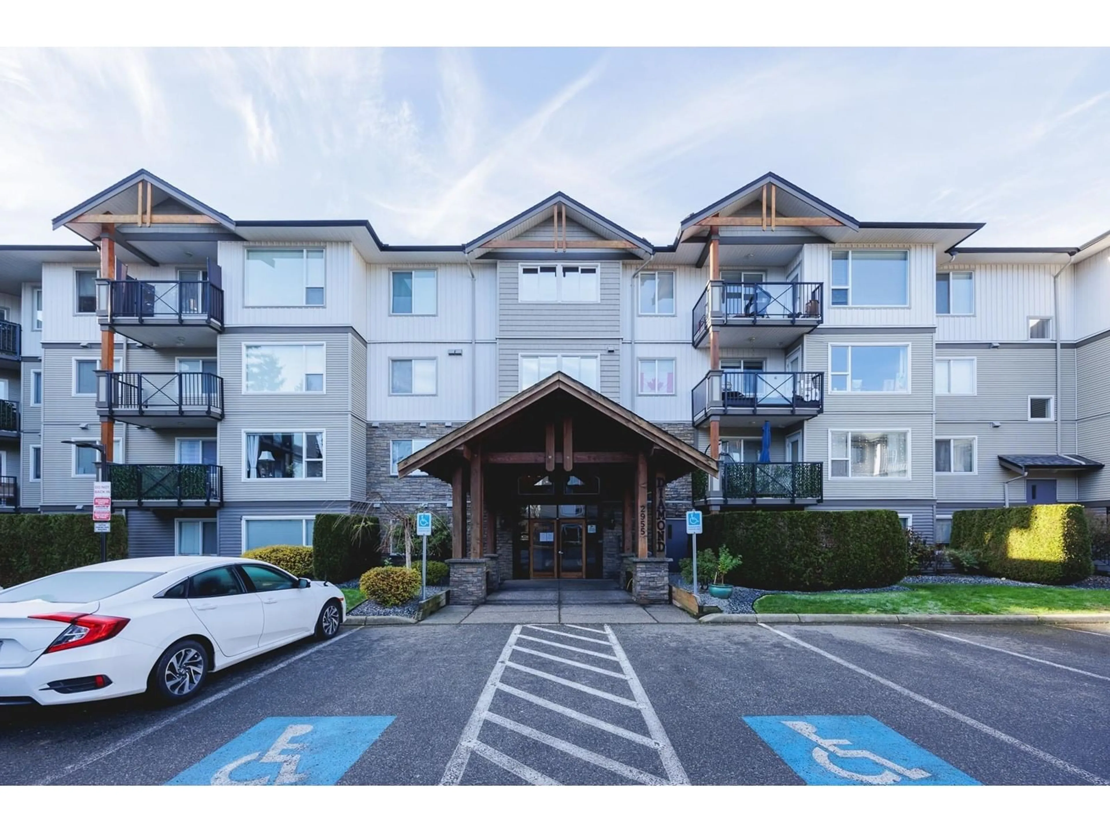 A pic from exterior of the house or condo, the front or back of building for 216 2955 DIAMOND CRESCENT, Abbotsford British Columbia V2T2L5