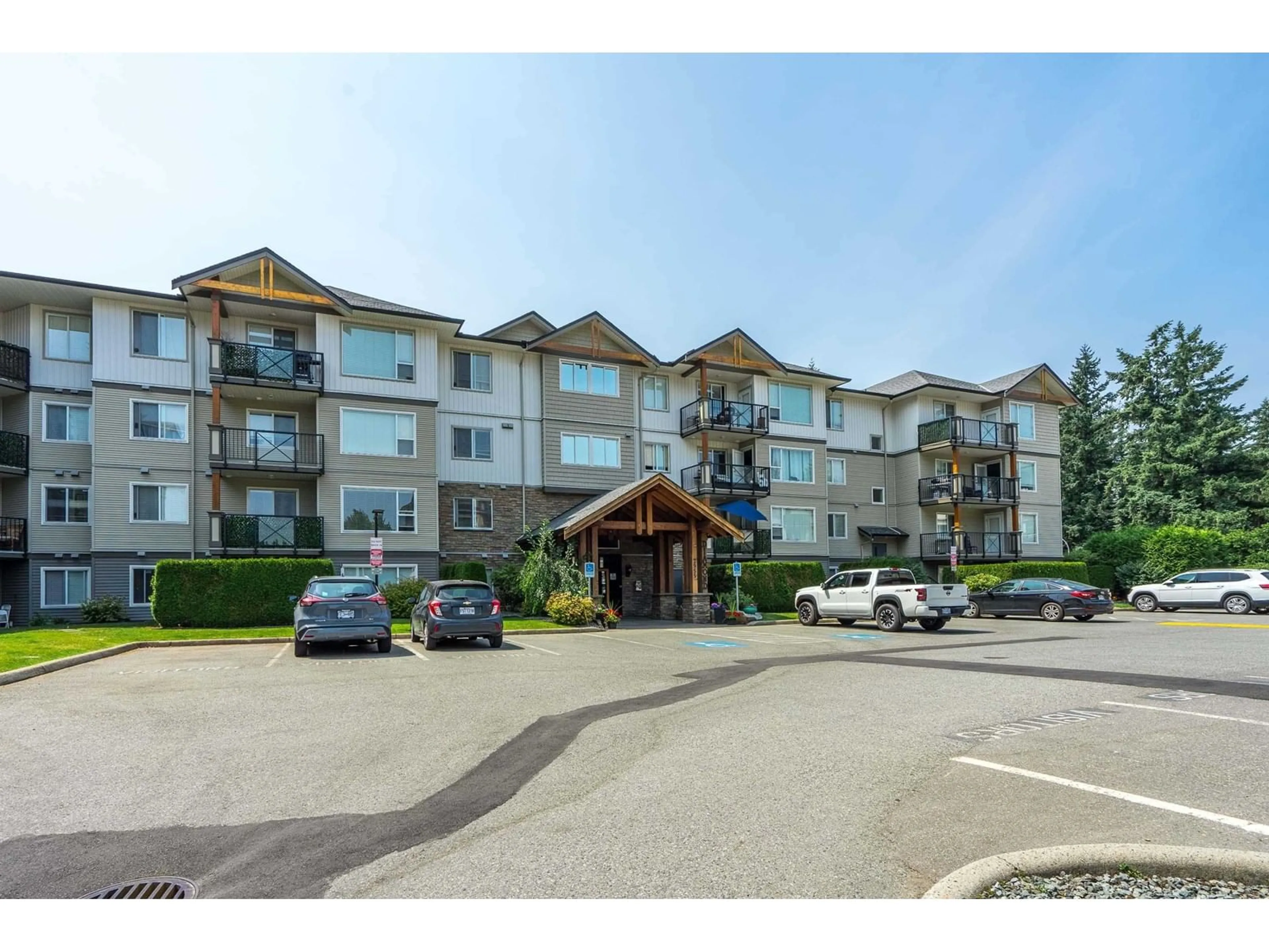 A pic from exterior of the house or condo, the front or back of building for 216 2955 DIAMOND CRESCENT, Abbotsford British Columbia V2T2L5