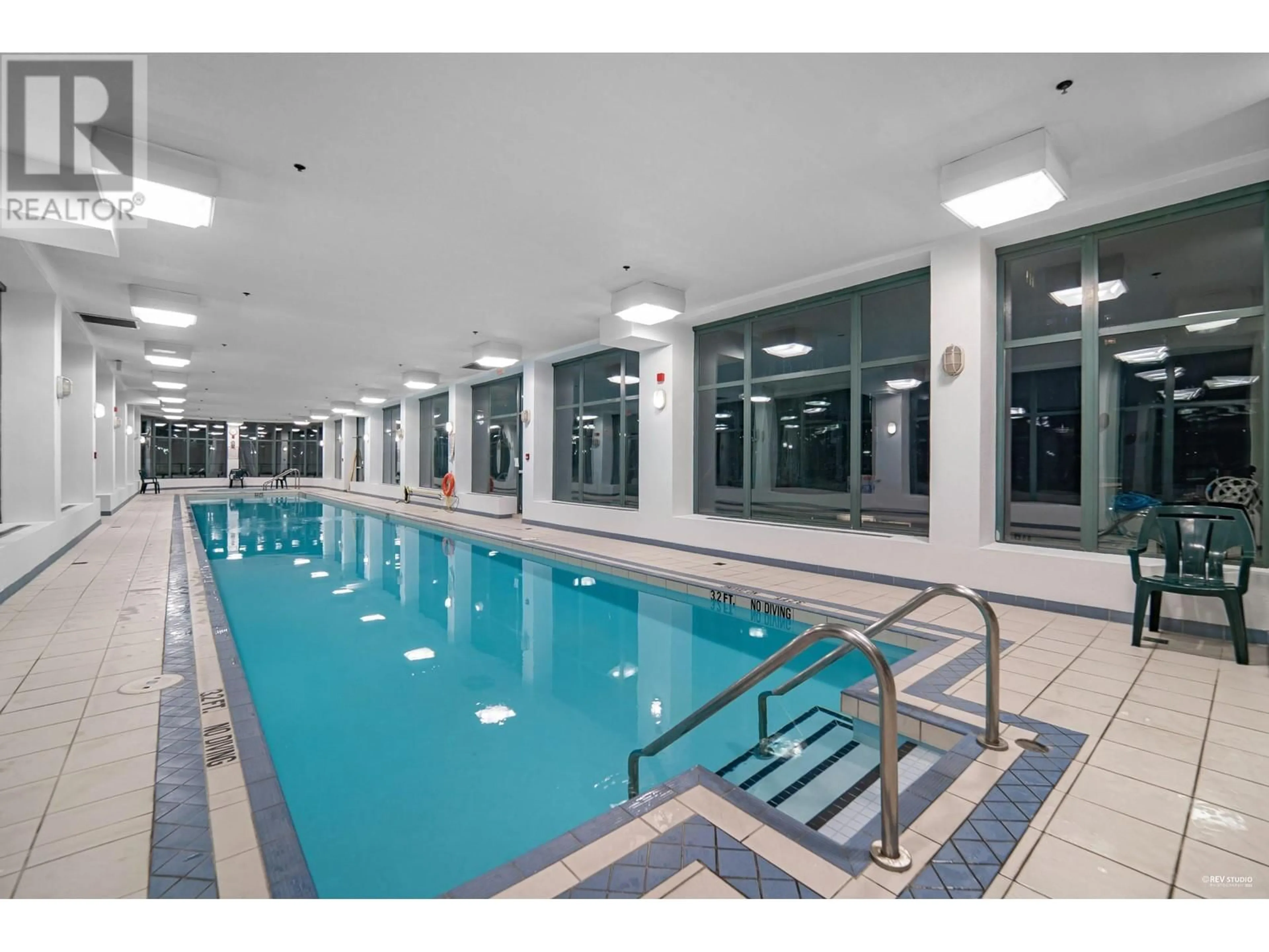 Indoor or outdoor pool for 1804 1239 W GEORGIA STREET, Vancouver British Columbia V6E4R8