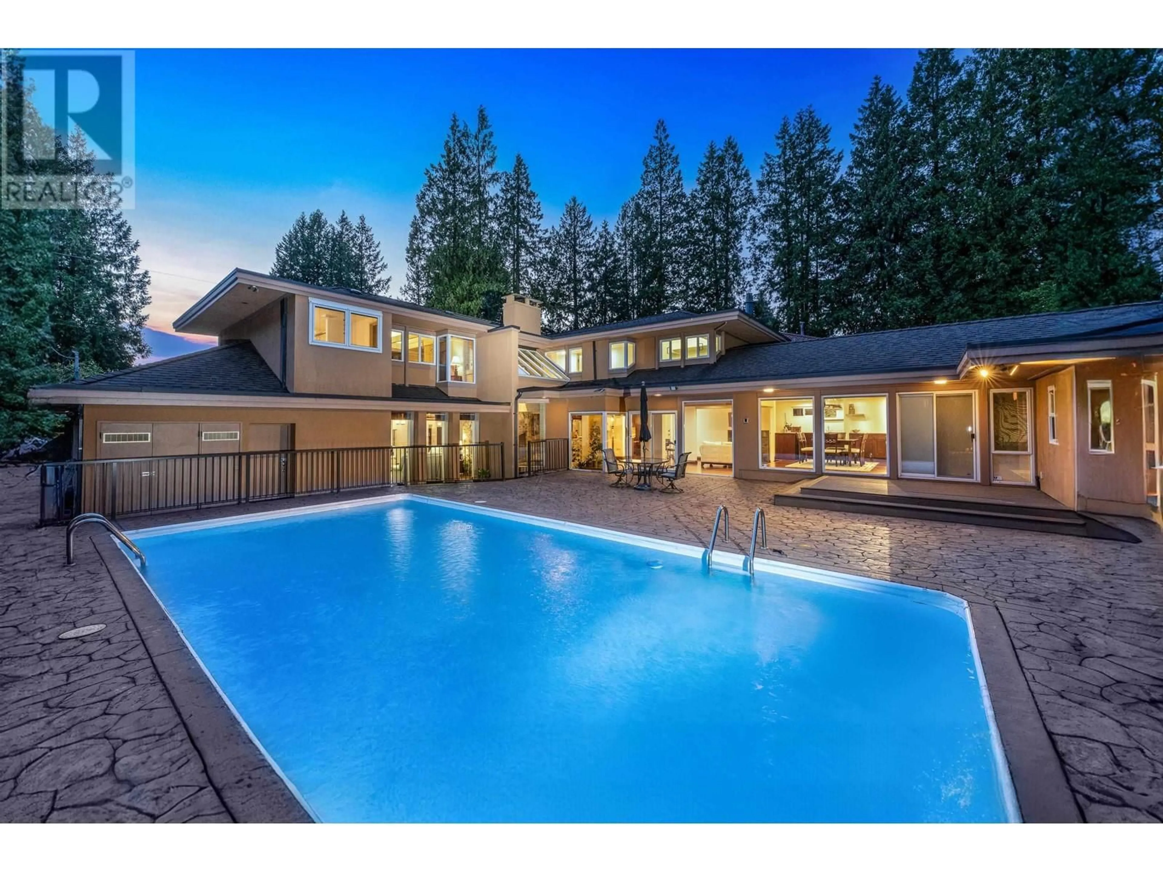 Indoor or outdoor pool for 435 WALKER STREET, Coquitlam British Columbia V3K4E4