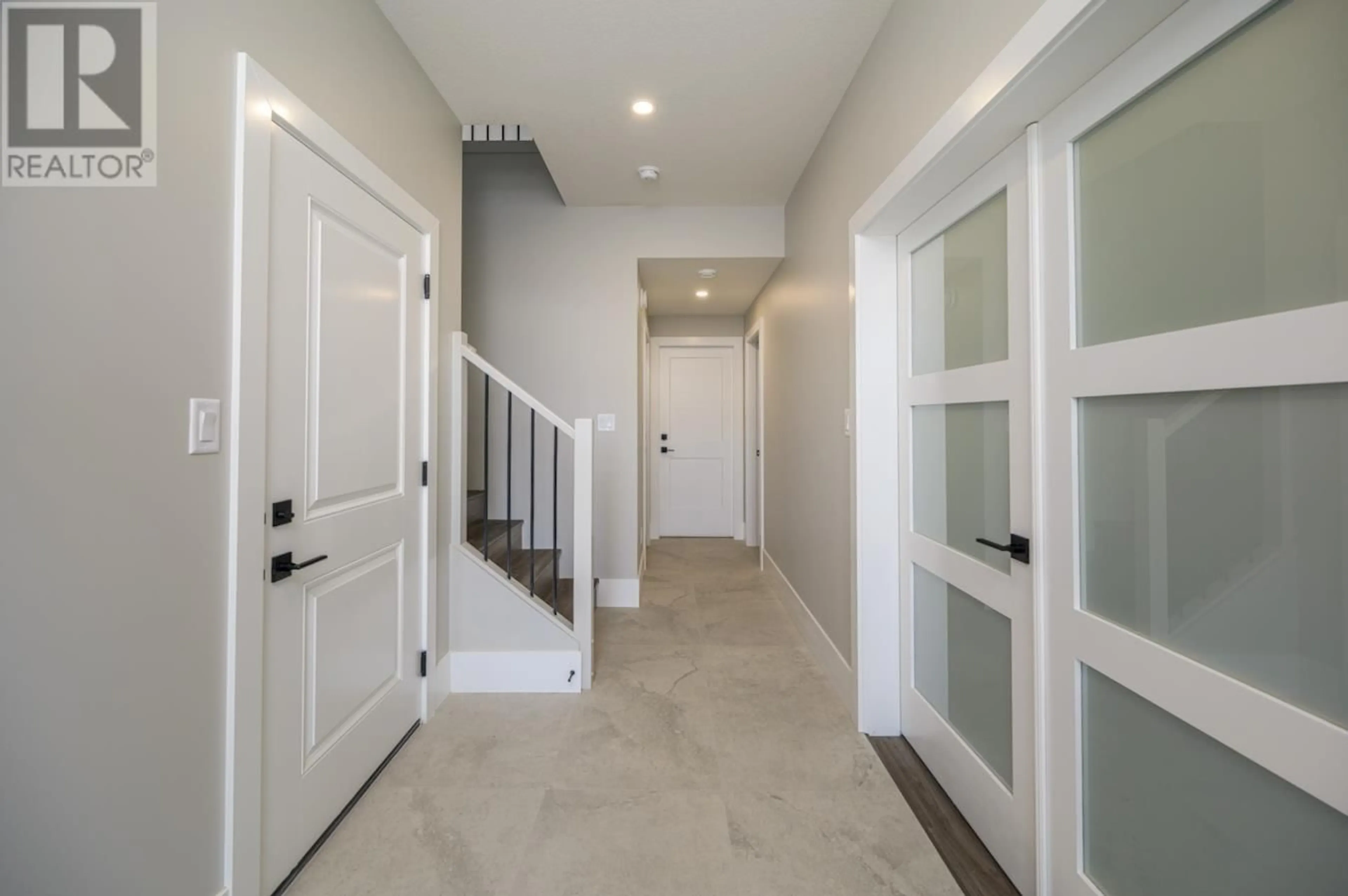 Indoor entryway, cement floor for 7833 SOUTHRIDGE AVENUE, Prince George British Columbia V2N4Y6