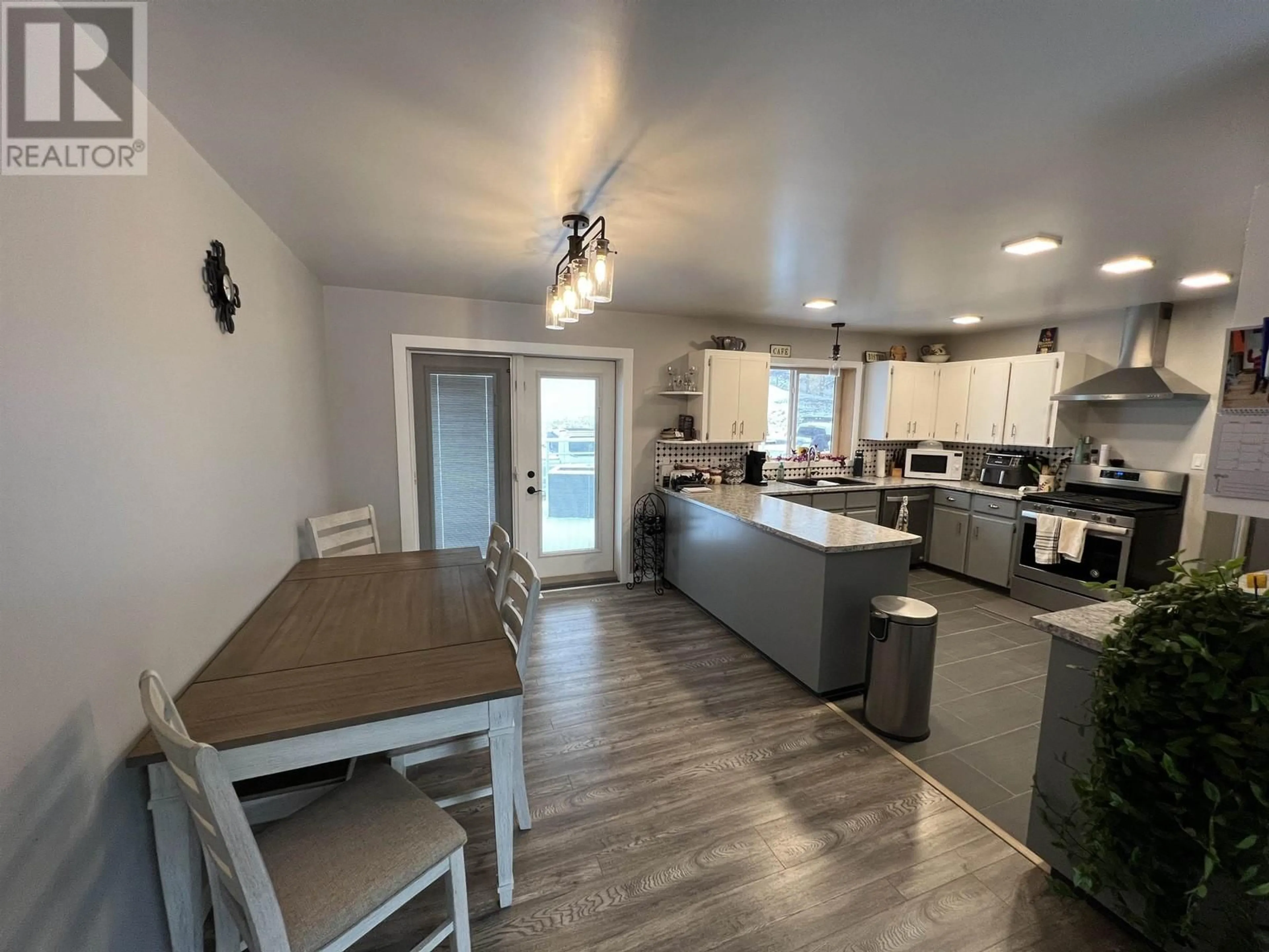 Open concept kitchen, unknown for 7608 OLD ALASKA HIGHWAY, Fort Nelson British Columbia V0C1R0