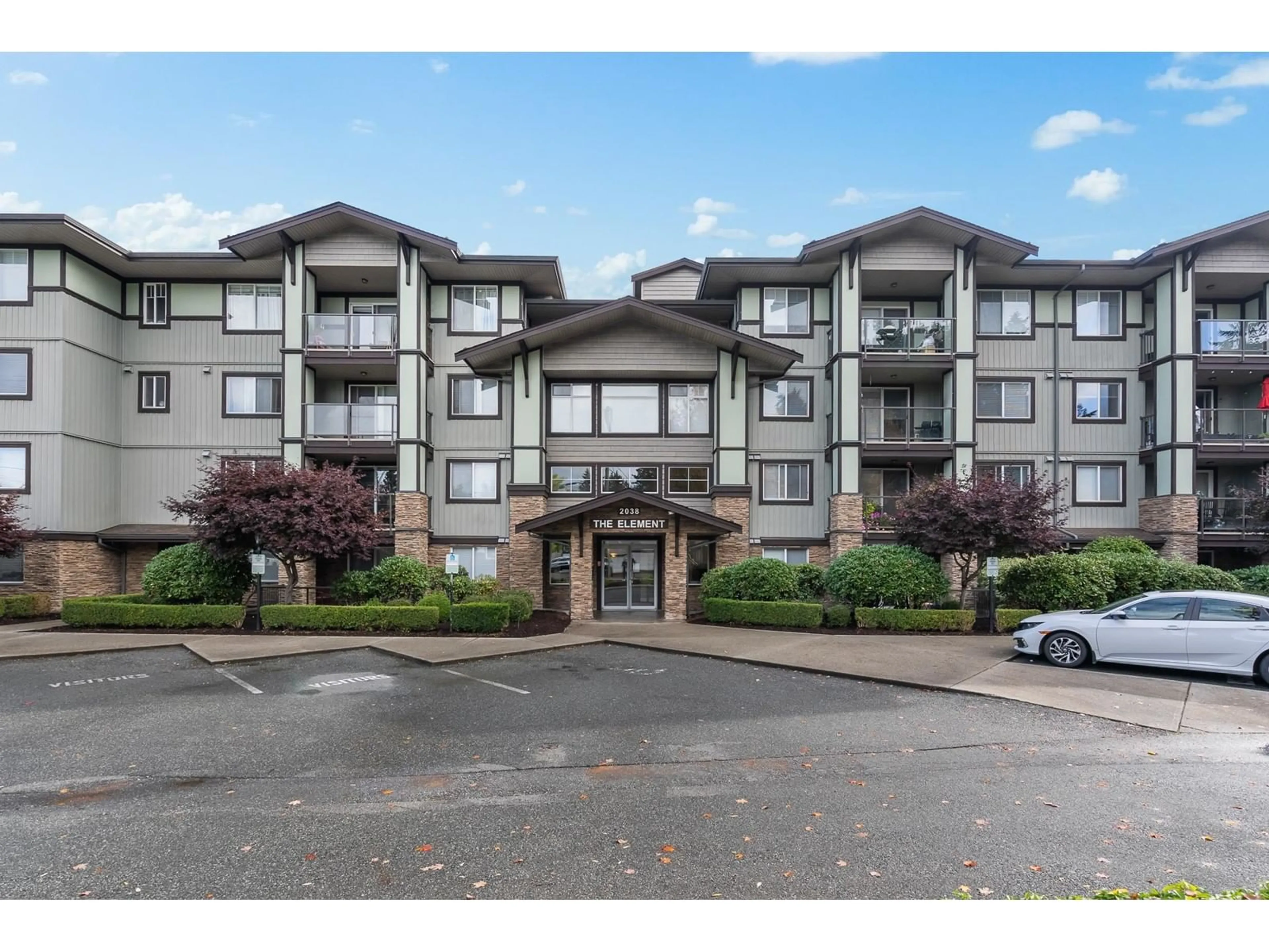 A pic from exterior of the house or condo, the front or back of building for 305 2038 SANDALWOOD CRESCENT, Abbotsford British Columbia V2S3H6