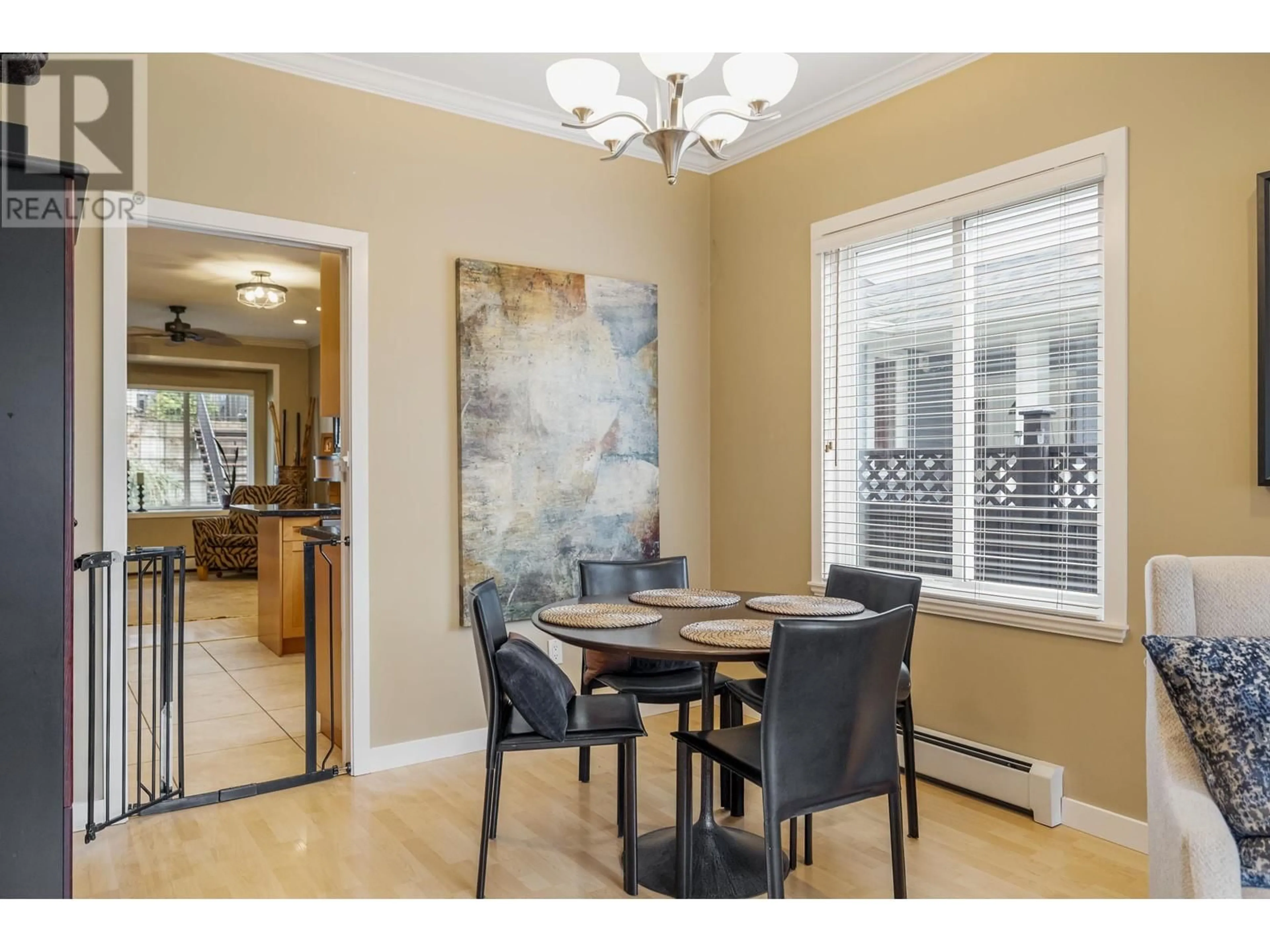 Dining room, wood floors for 905 RODERICK AVENUE, Coquitlam British Columbia V3K1P9