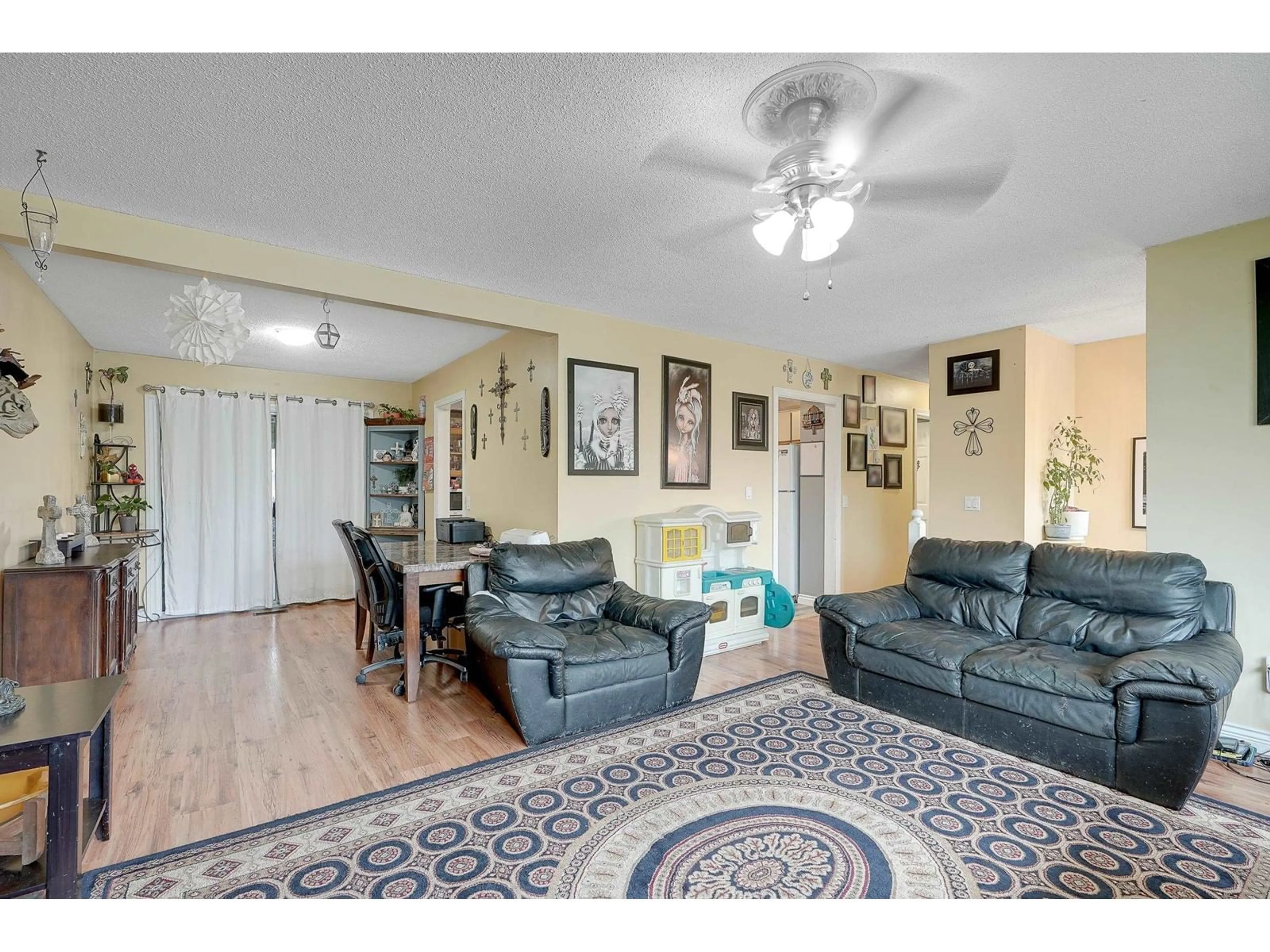 Living room, wood floors for 11532 85 AVENUE, Delta British Columbia V4C2T7