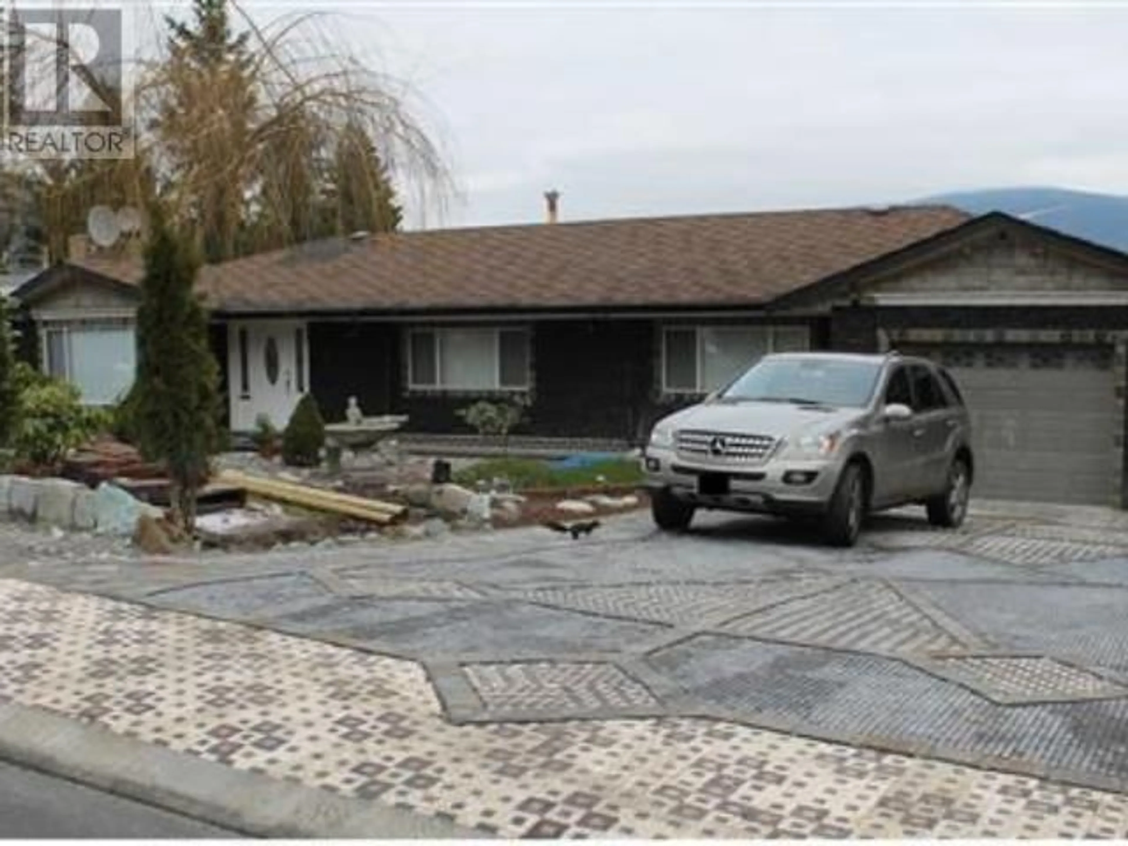 Frontside or backside of a home, the street view for 890 RANCH PARK WAY, Coquitlam British Columbia V3C2H3