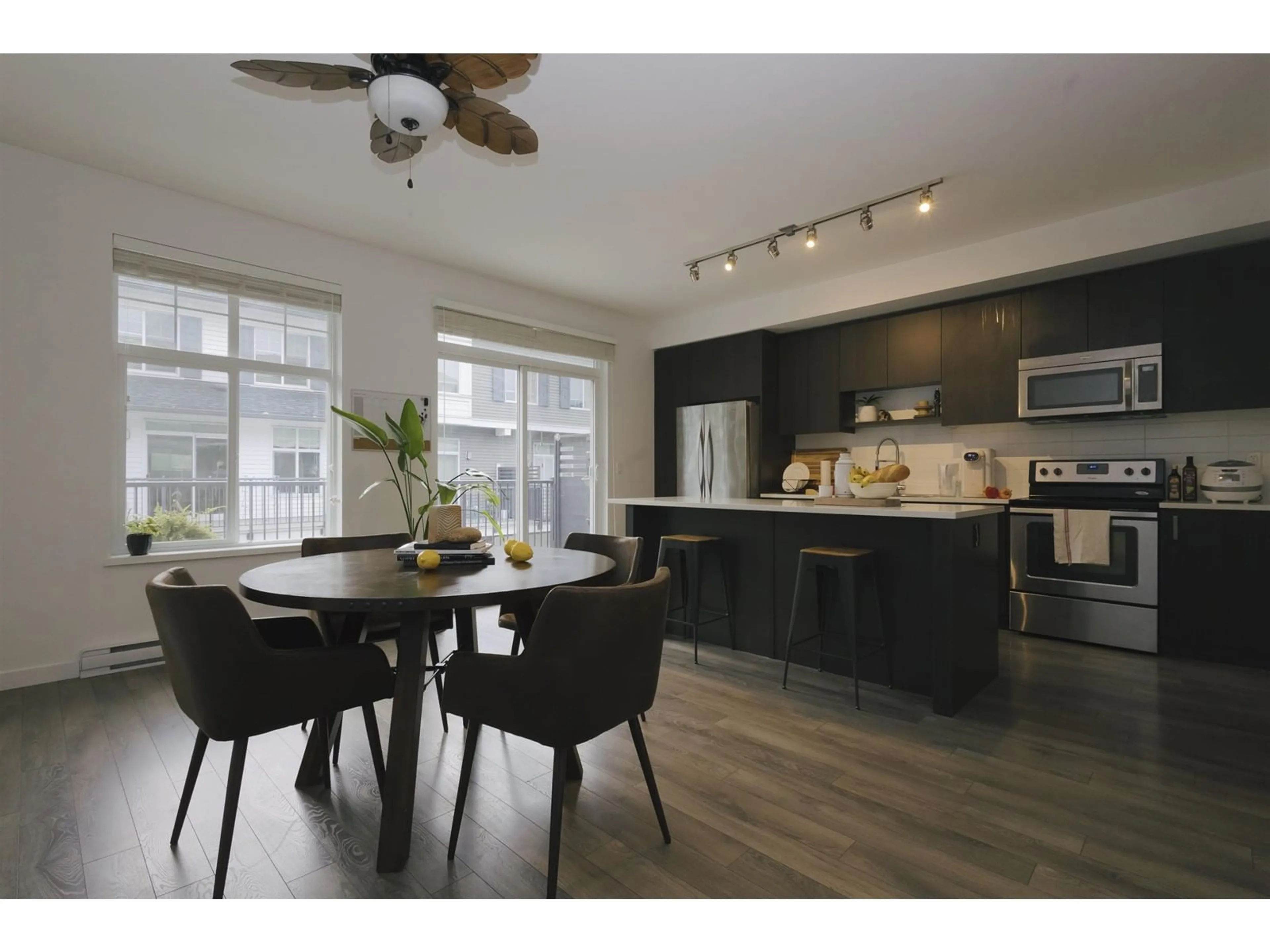 Open concept kitchen for 71 15340 GUILDFORD DRIVE, Surrey British Columbia V3R0C9