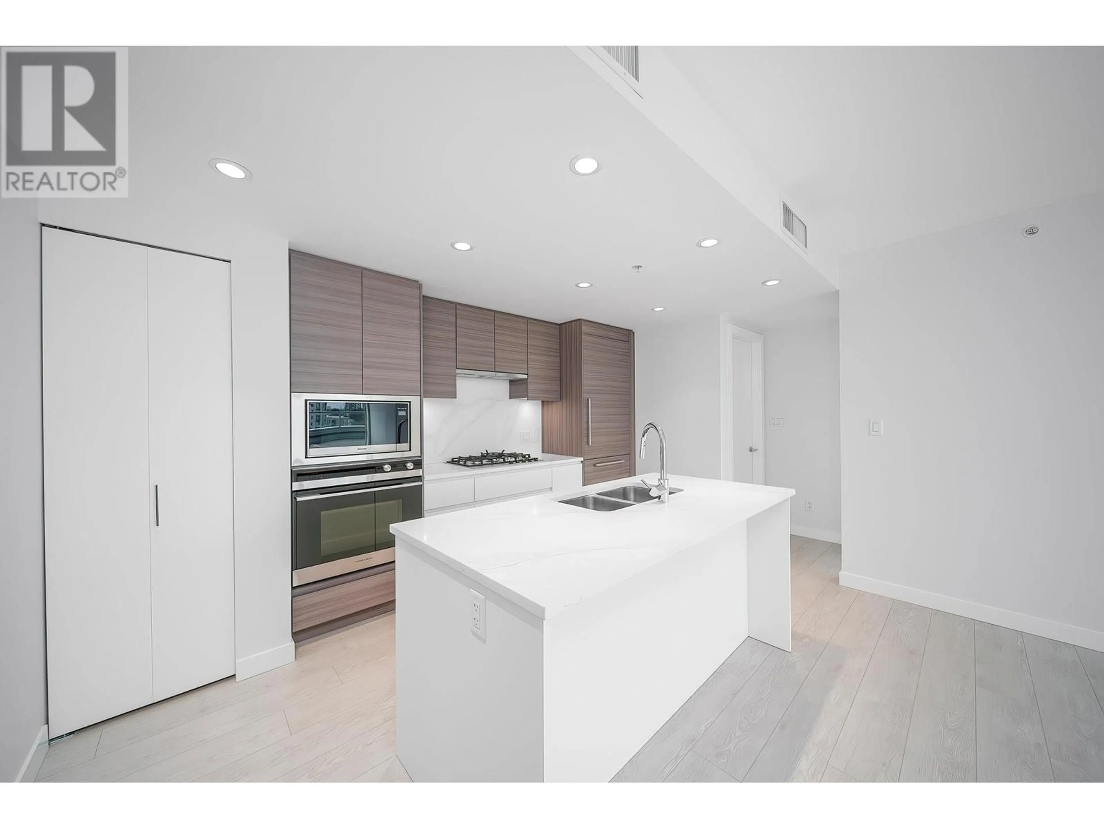 Kitchen, wood floors for 1007 6833 BUSWELL STREET, Richmond British Columbia V6Y0L3