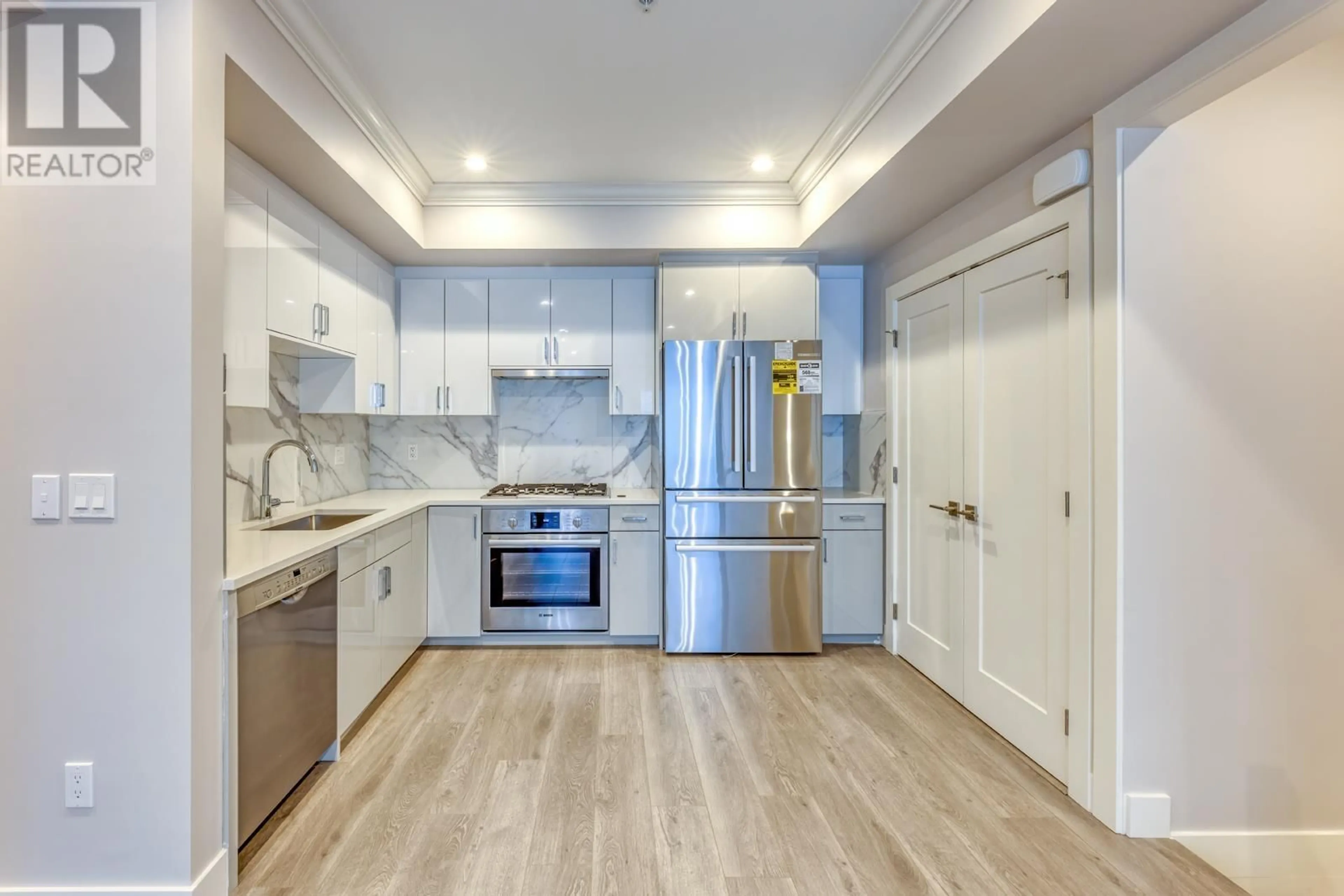 Open concept kitchen for 37 7567 OAK STREET, Vancouver British Columbia V6P4A4