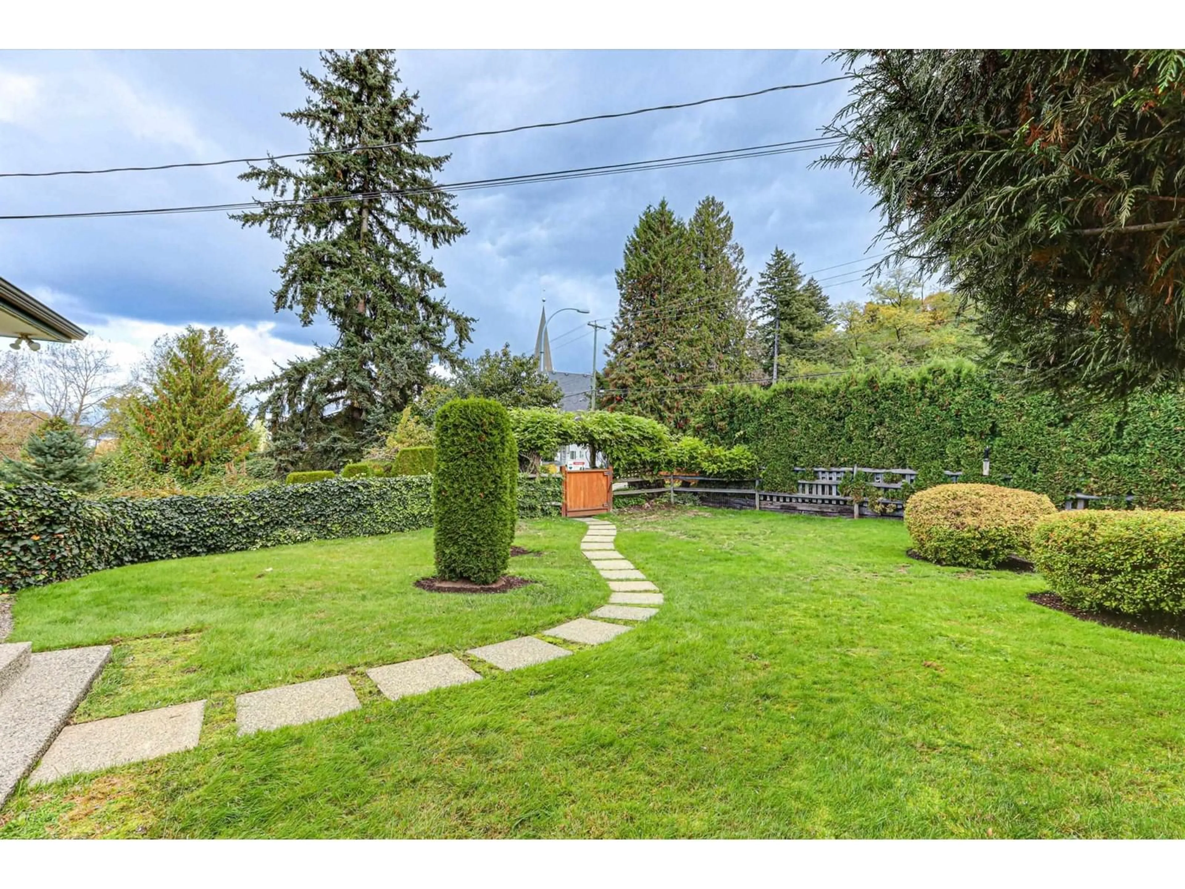 Floor plan for 11031 RIVER, Delta British Columbia V4C2S3
