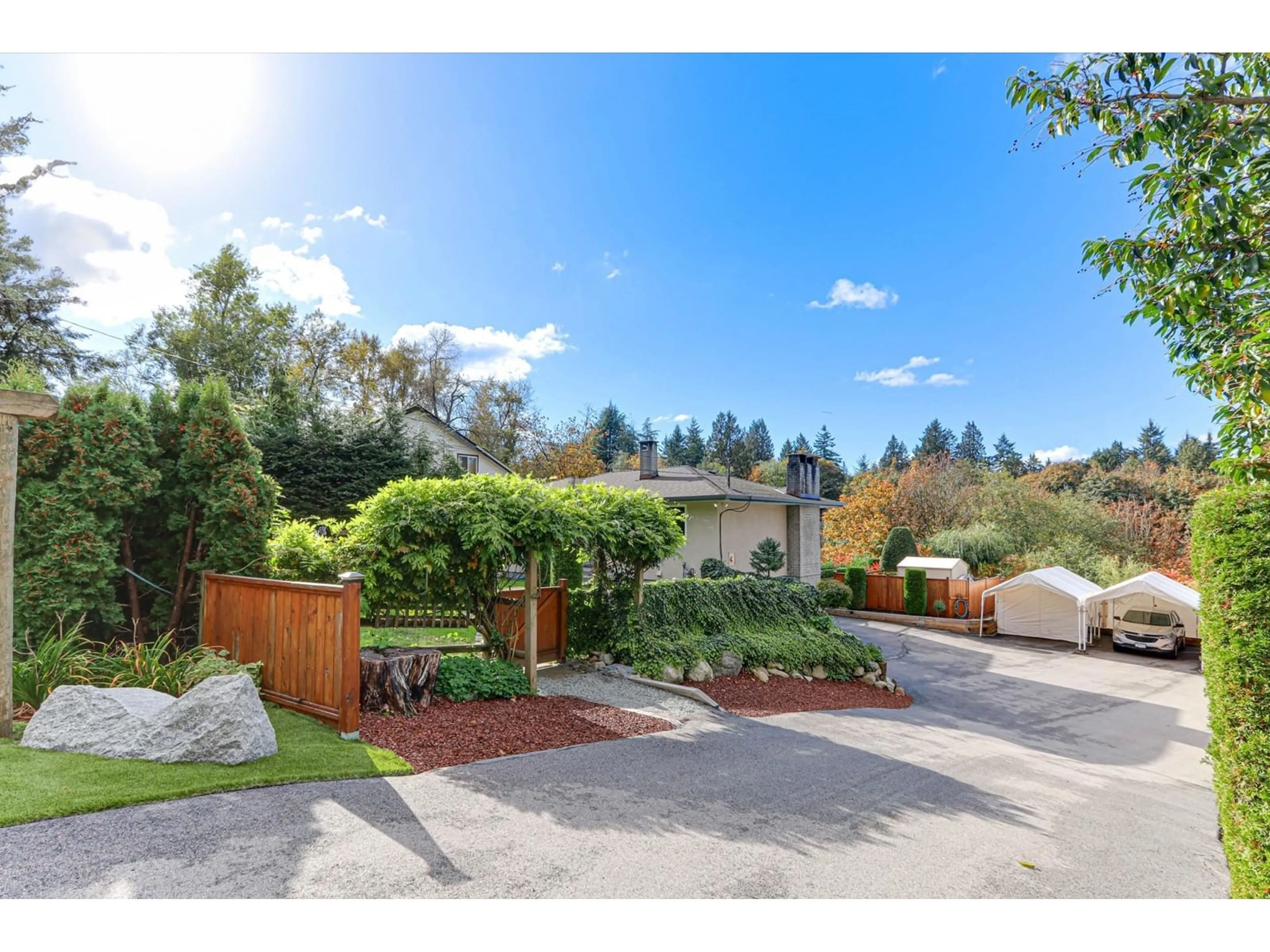 A pic from outside/outdoor area/front of a property/back of a property/a pic from drone, unknown for 11031 RIVER, Delta British Columbia V4C2S3