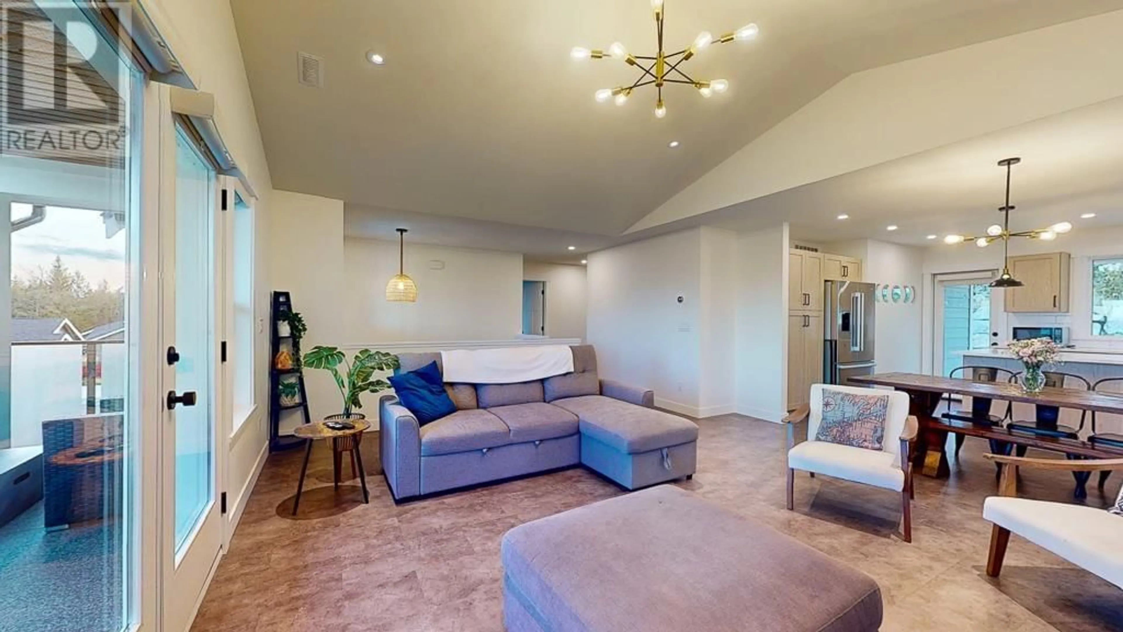 Living room, wood floors for 5629 KINGBIRD CRESCENT, Sechelt British Columbia V7Z0S4