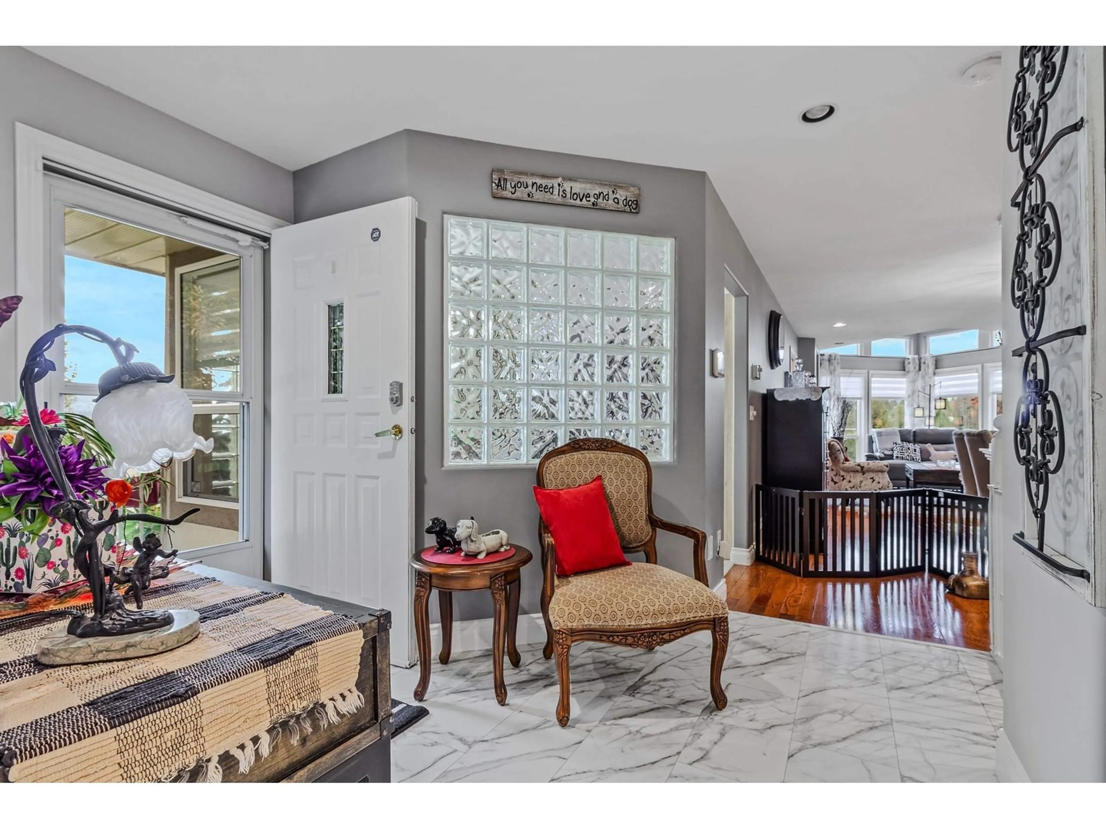 Indoor entryway, wood floors for 13 3354 HORN STREET, Abbotsford British Columbia V2S7L3