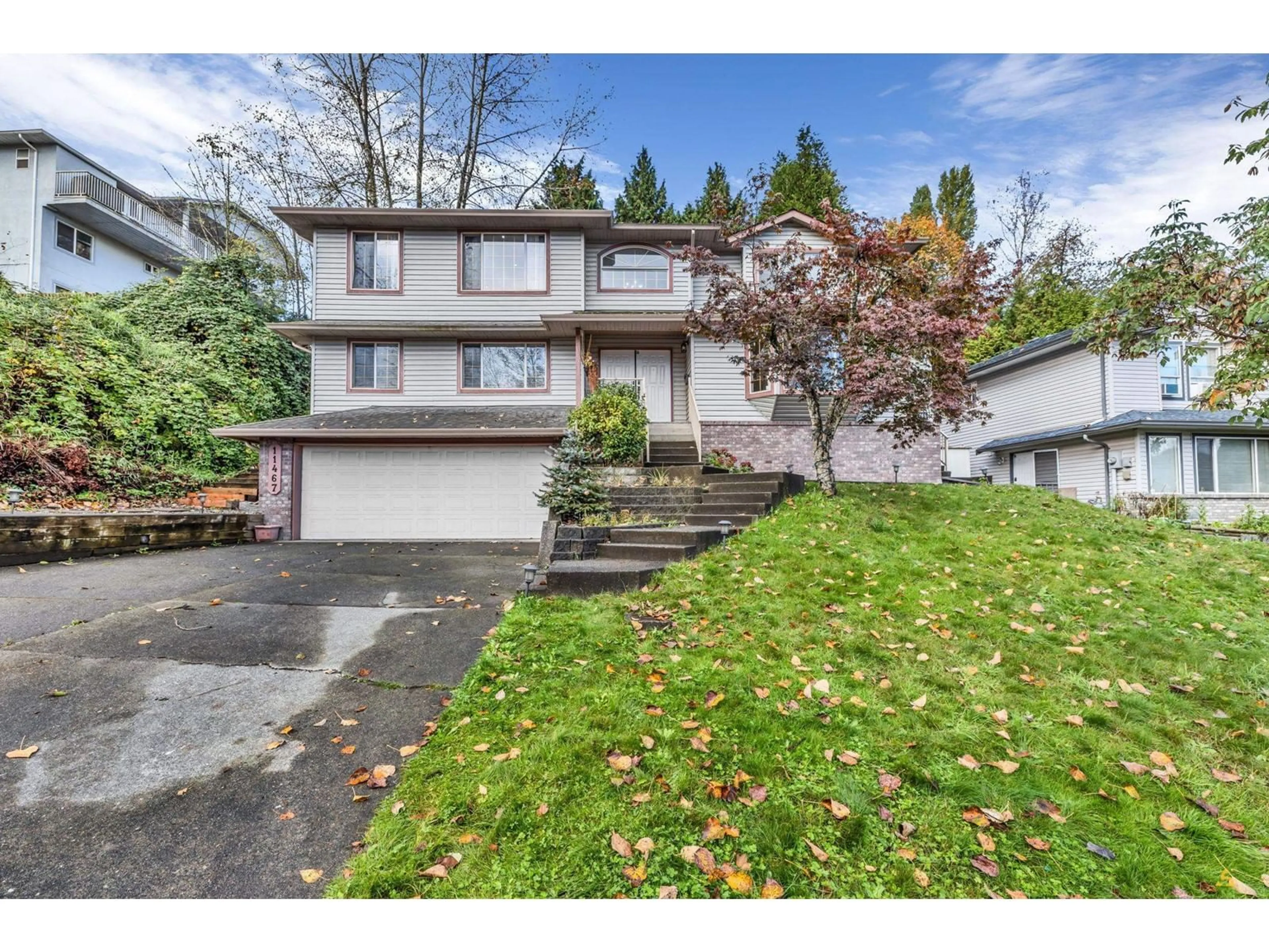 Frontside or backside of a home, the street view for 11467 ROXBURGH ROAD, Surrey British Columbia V3R0W4