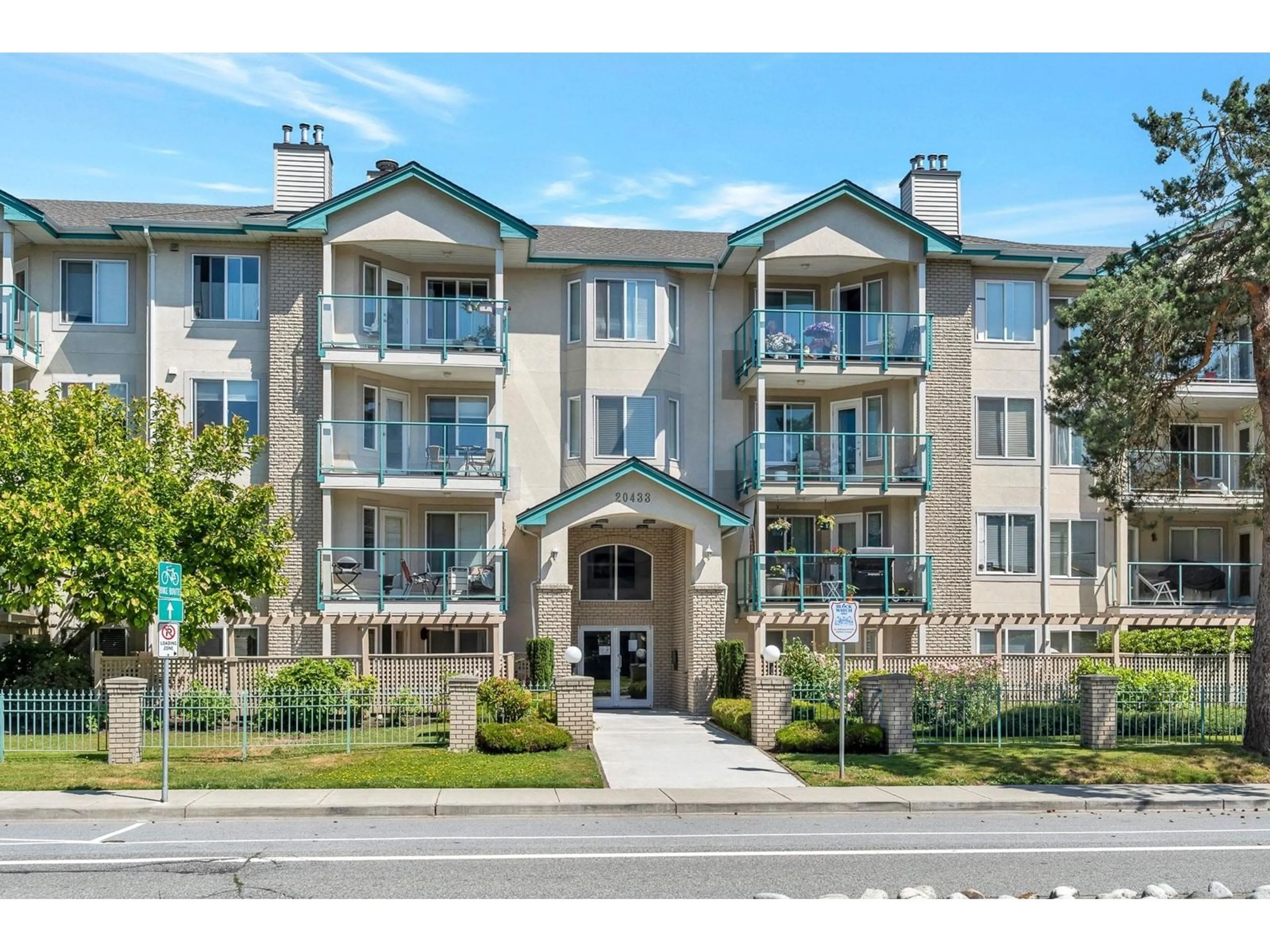 A pic from exterior of the house or condo, the front or back of building for 403 20433 53 AVENUE, Langley British Columbia V3A7A6