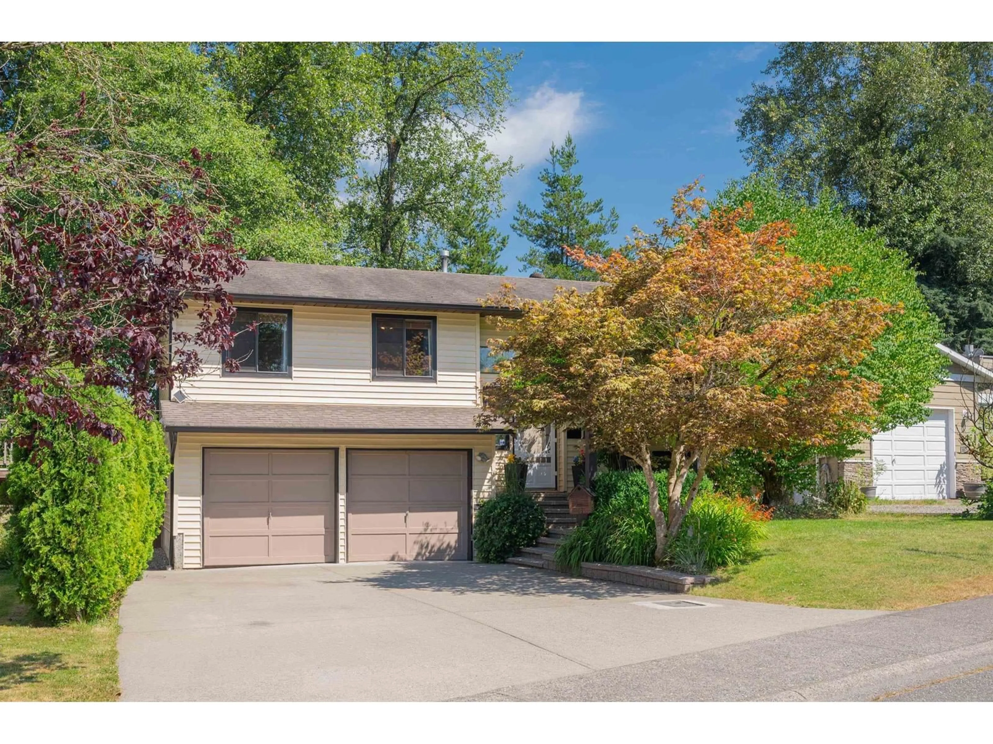 Frontside or backside of a home, cottage for 9582 214A STREET, Langley British Columbia V1M1T4