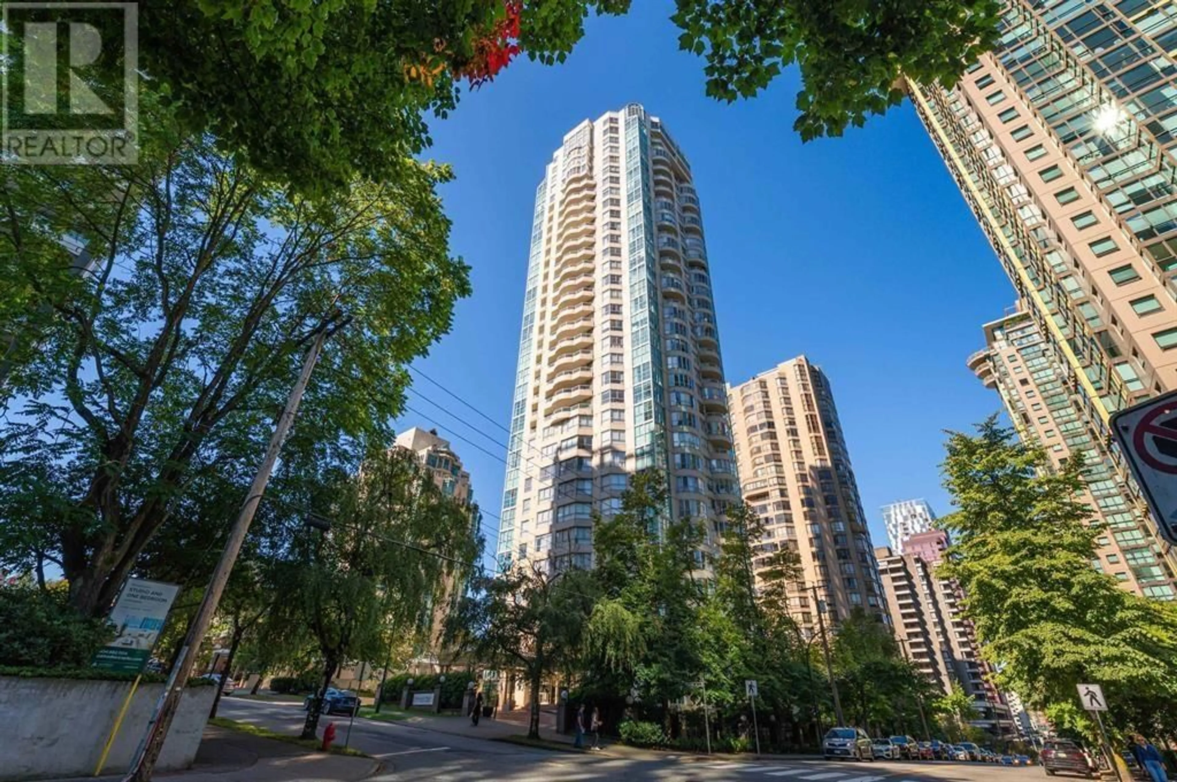 A pic from exterior of the house or condo, the view of city buildings for 1501 717 JERVIS STREET, Vancouver British Columbia V6E4L5