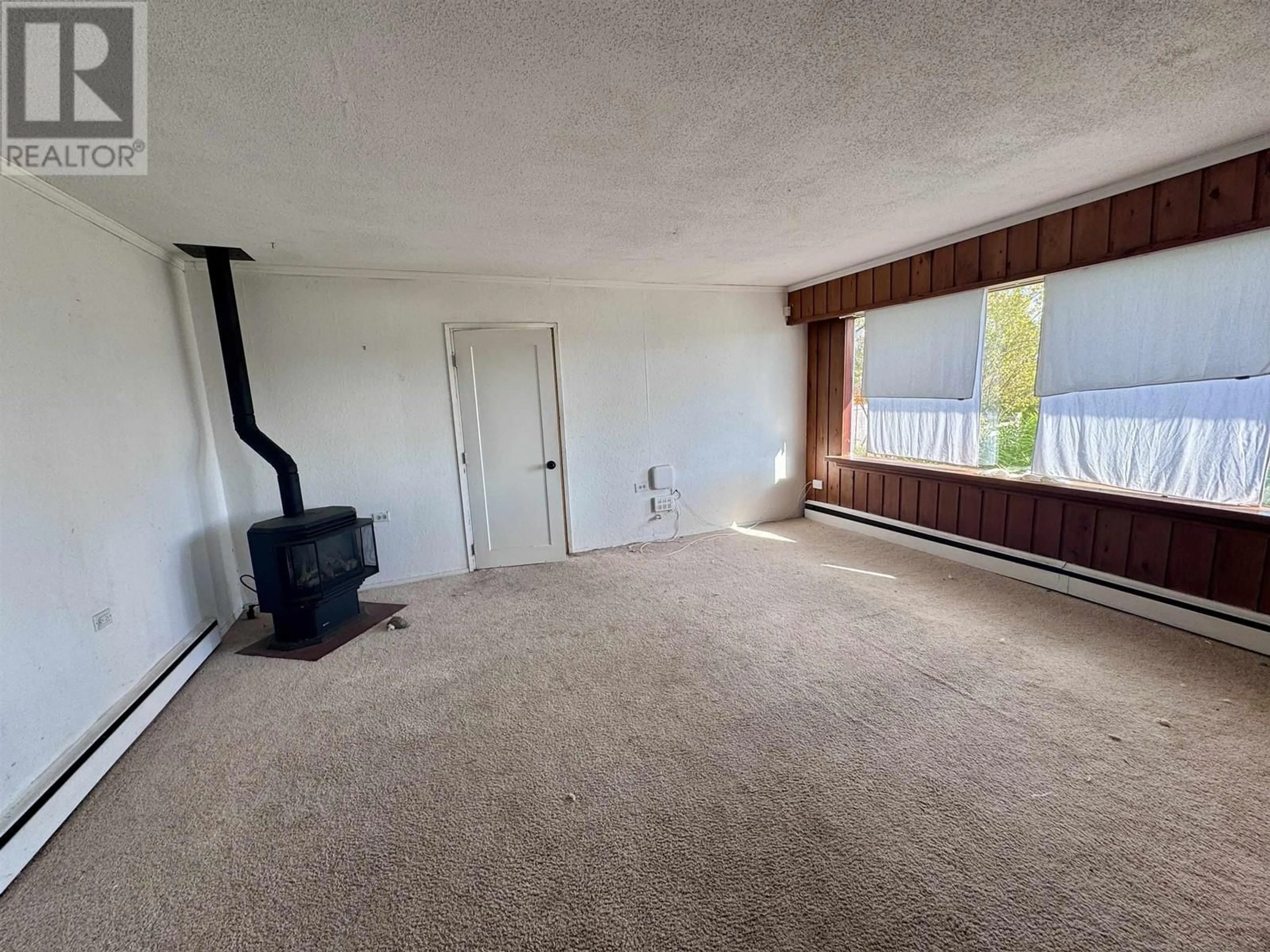 A pic of a room, unknown floor for 635 MARTIN ROAD, Gibsons British Columbia V0N1V9