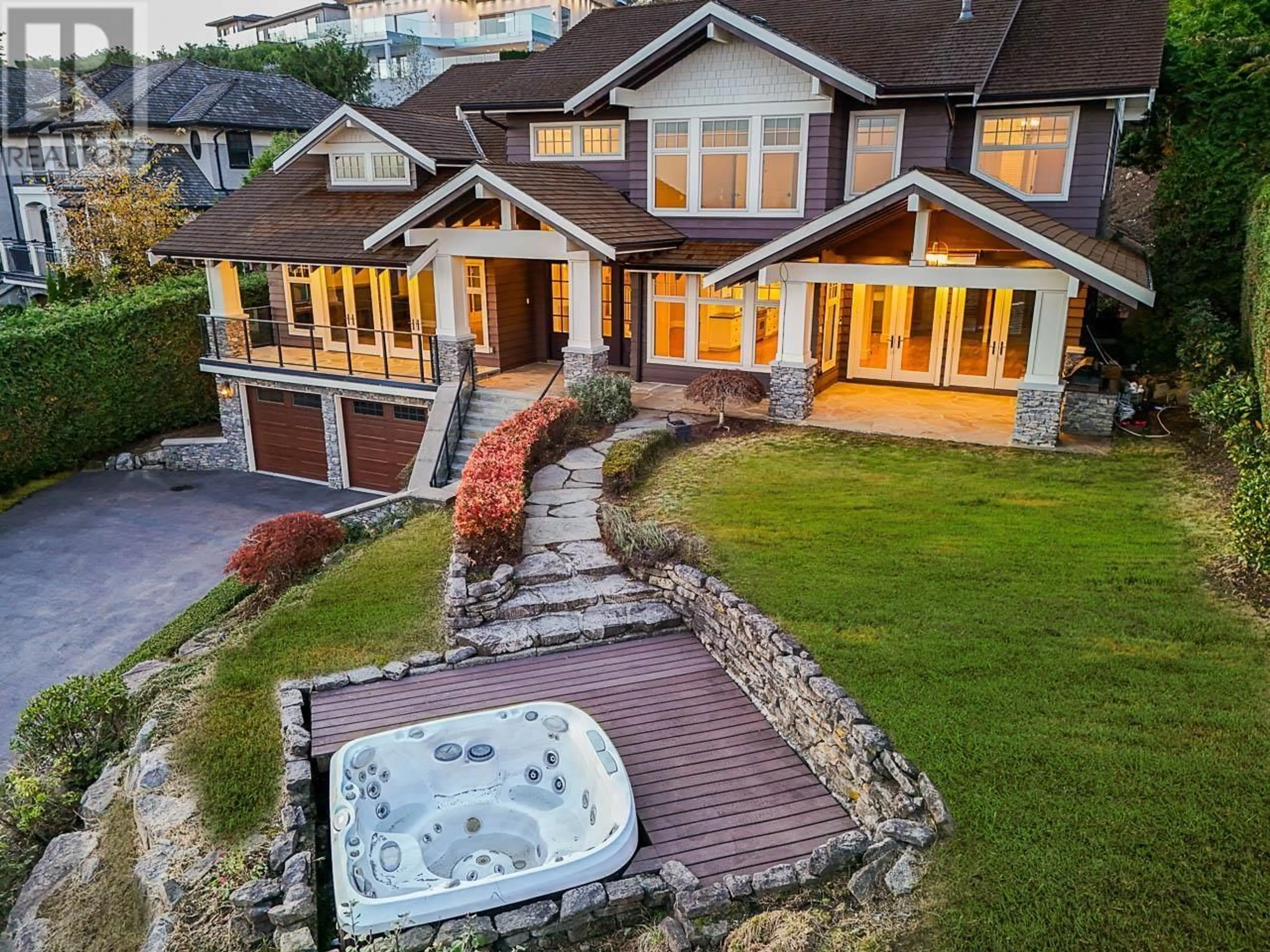 A pic from outside/outdoor area/front of a property/back of a property/a pic from drone, unknown for 1373 CHARTWELL DRIVE, West Vancouver British Columbia V7S2R4