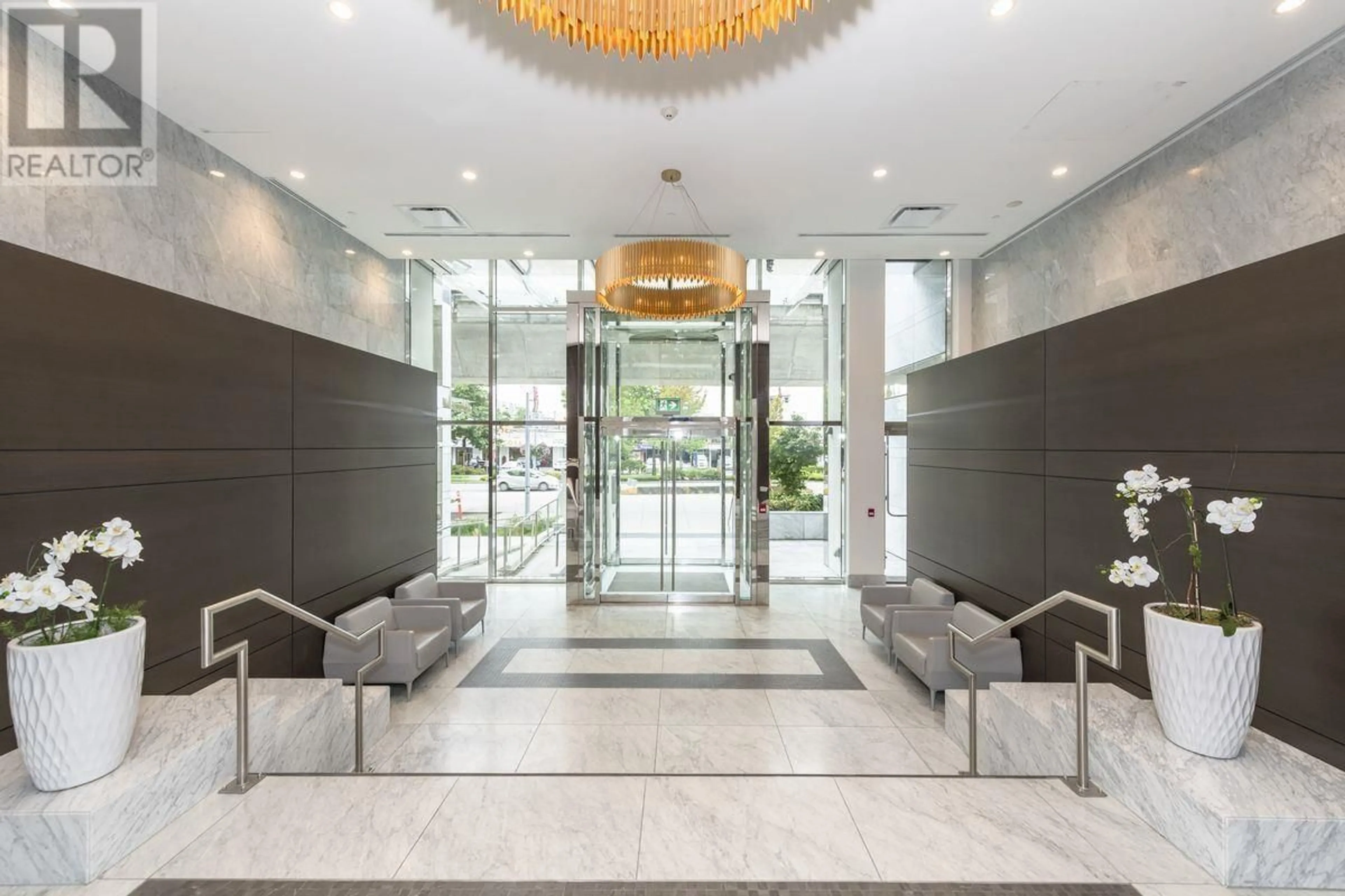 Indoor lobby, ceramic floors for 502 5580 NO.3 ROAD, Richmond British Columbia V6X0R8