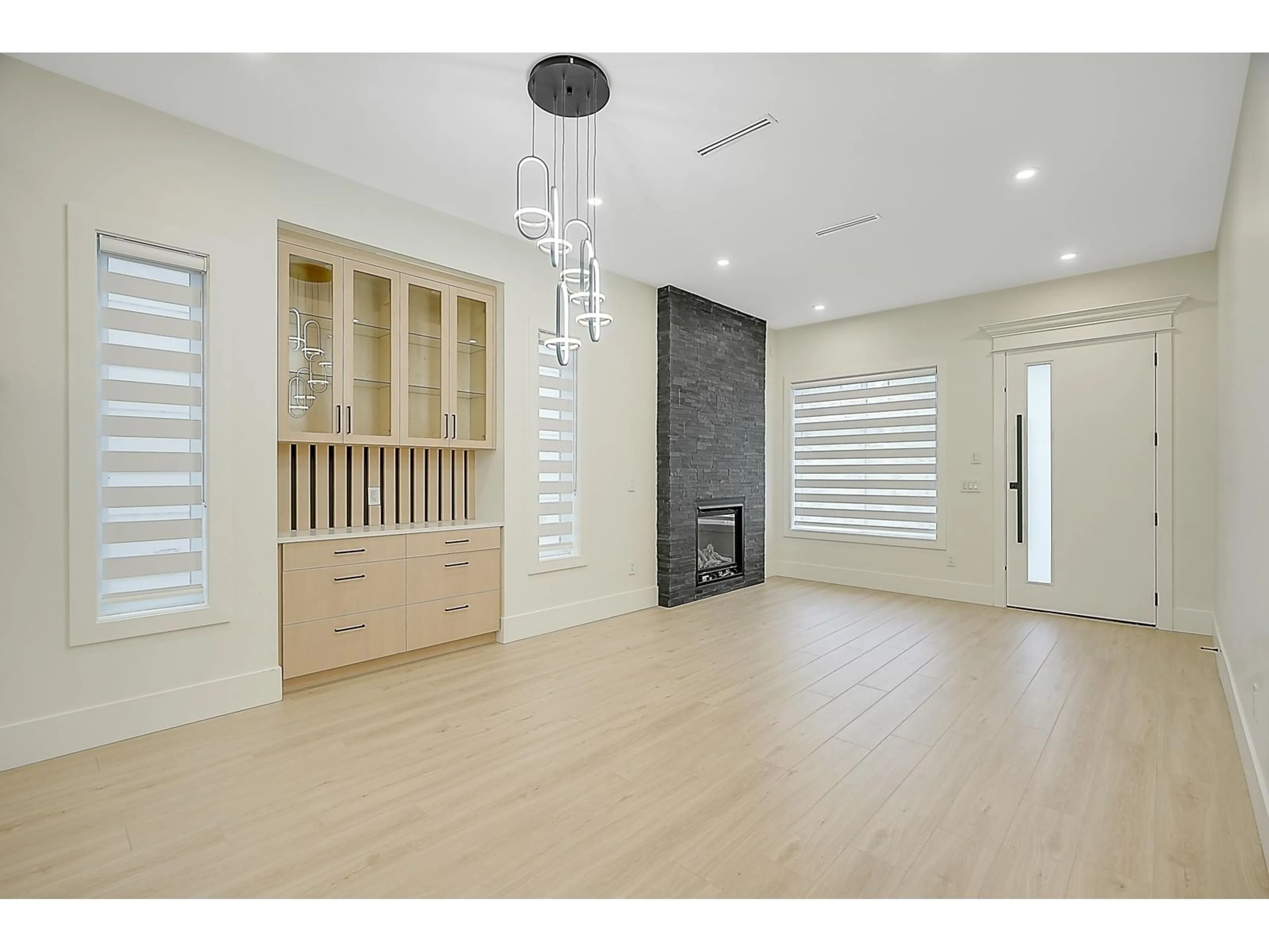 Indoor entryway, wood floors for 6830 198A STREET, Langley British Columbia V2Y2W5