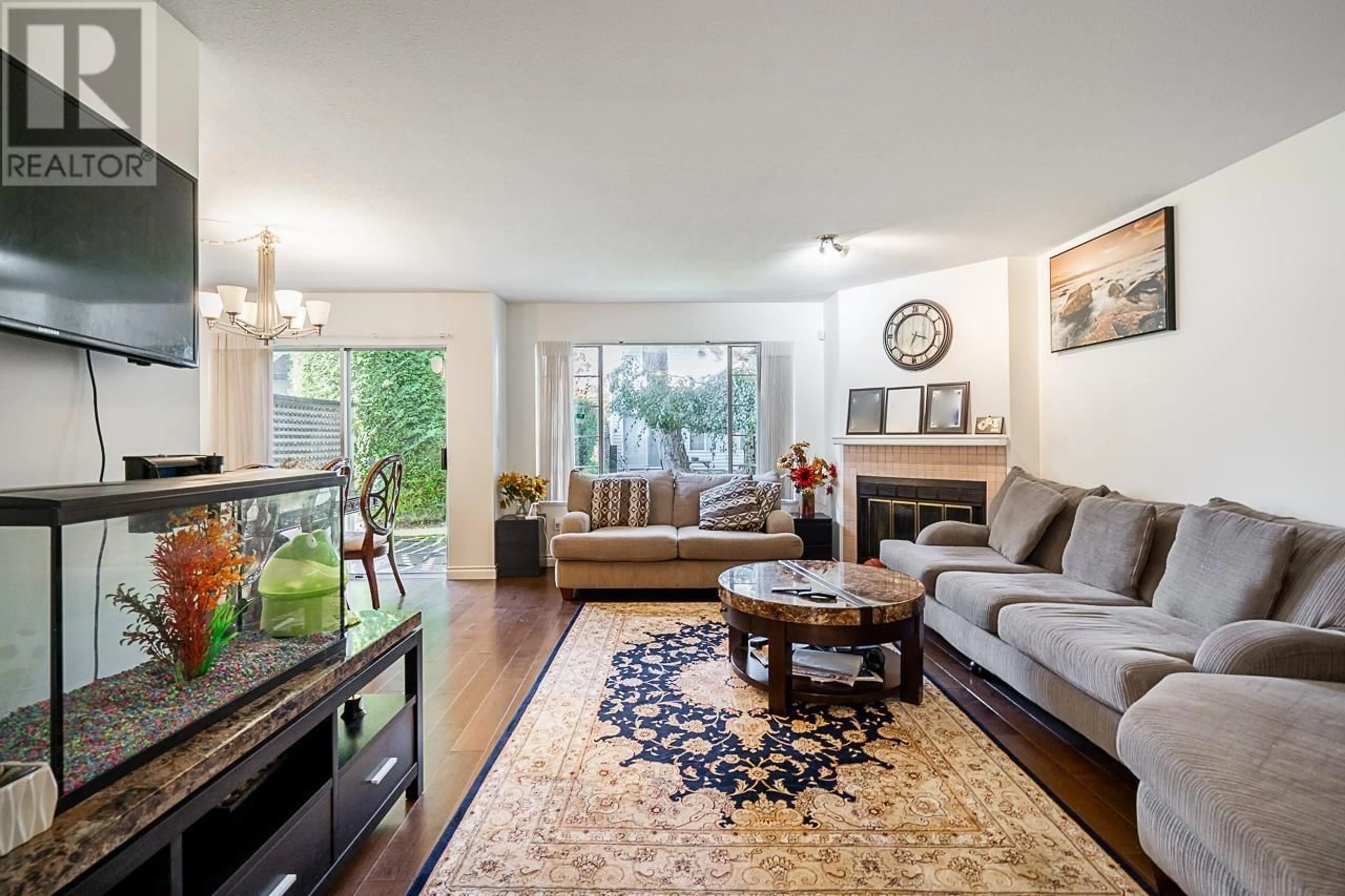 Living room, wood floors for 33 7360 MINORU BOULEVARD, Richmond British Columbia V6Y3L6