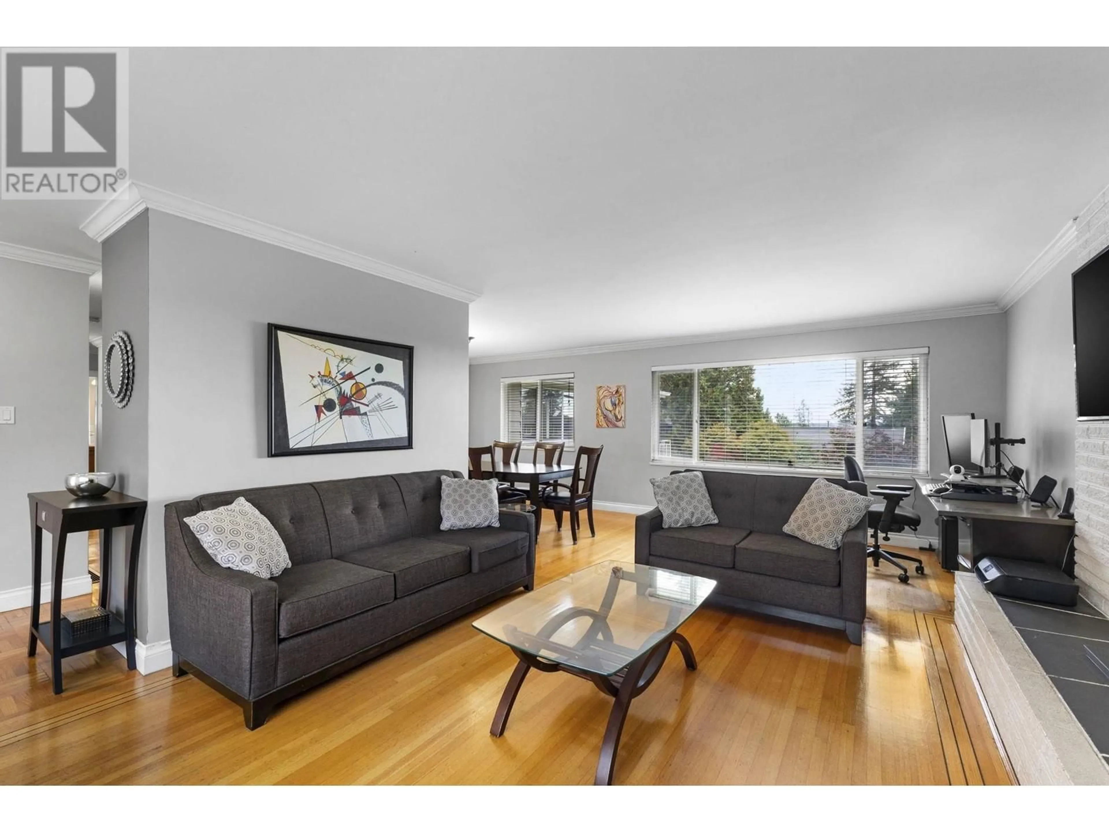 Living room, wood floors for 712 ROCHESTER AVENUE, Coquitlam British Columbia V3K2V8