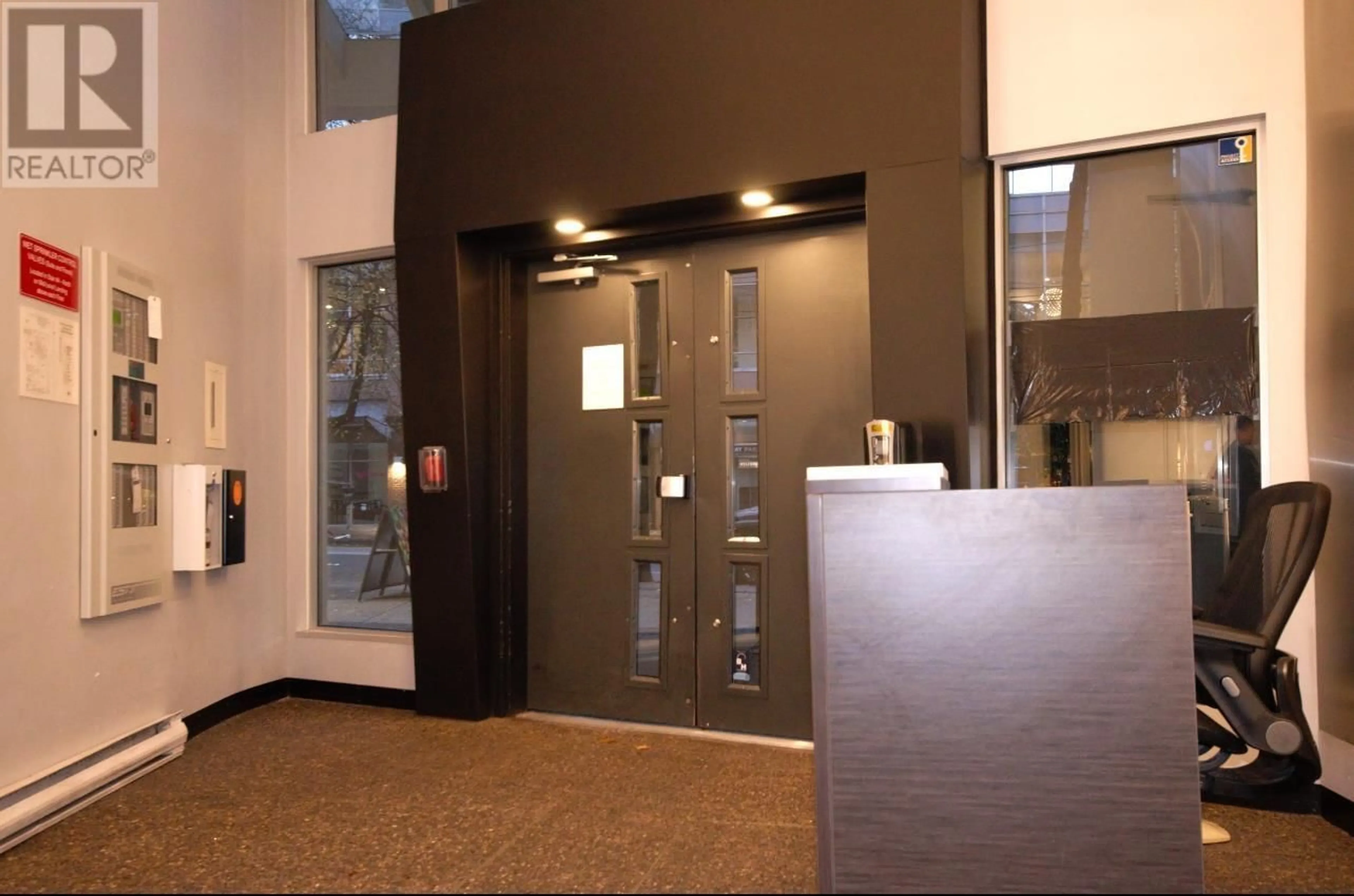 Indoor foyer for 614 - 933 SEYMOUR STREET, Vancouver British Columbia V6B6L6
