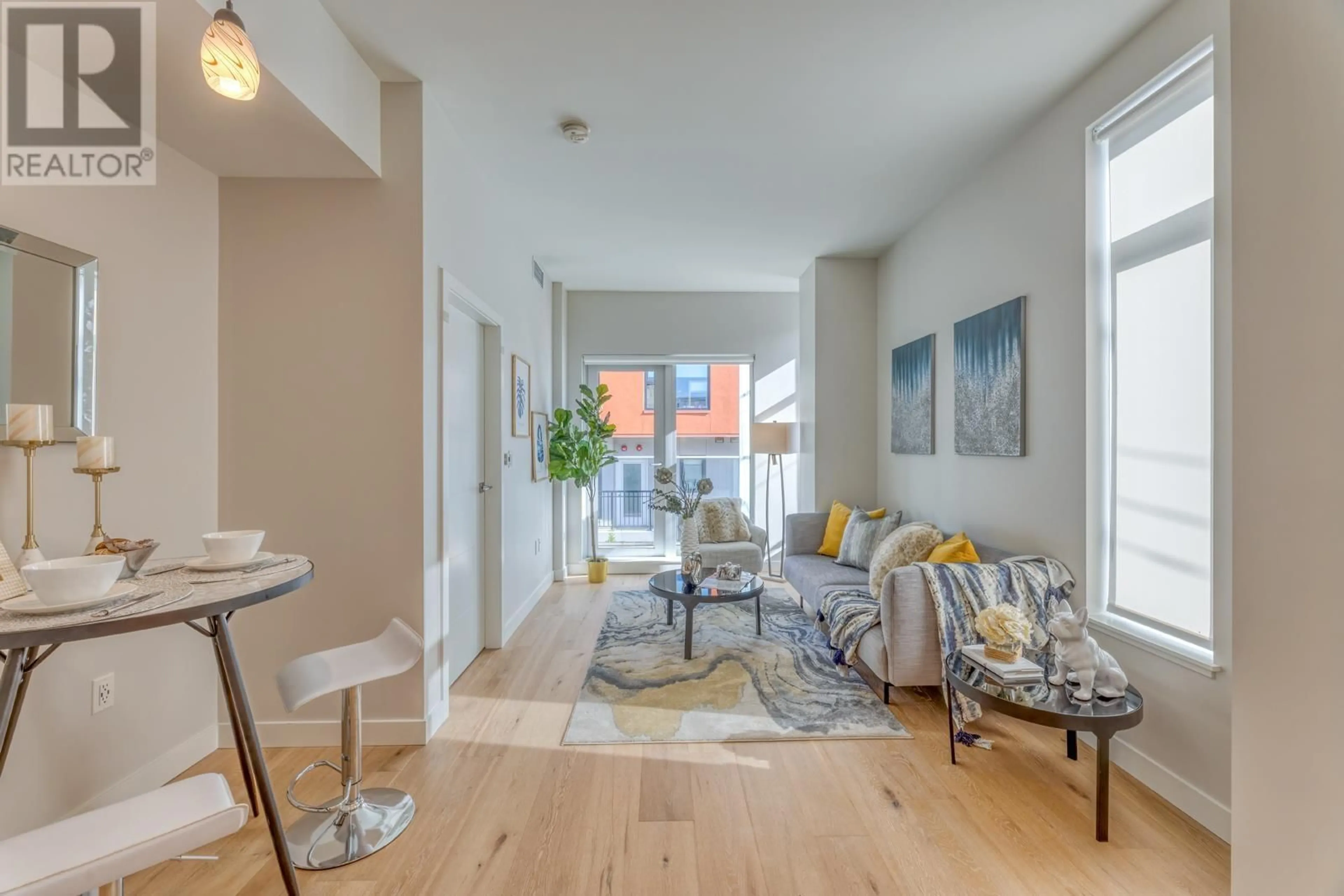 Indoor entryway, wood floors for 214 528 W KING EDWARD AVENUE, Vancouver British Columbia V5Z2C3