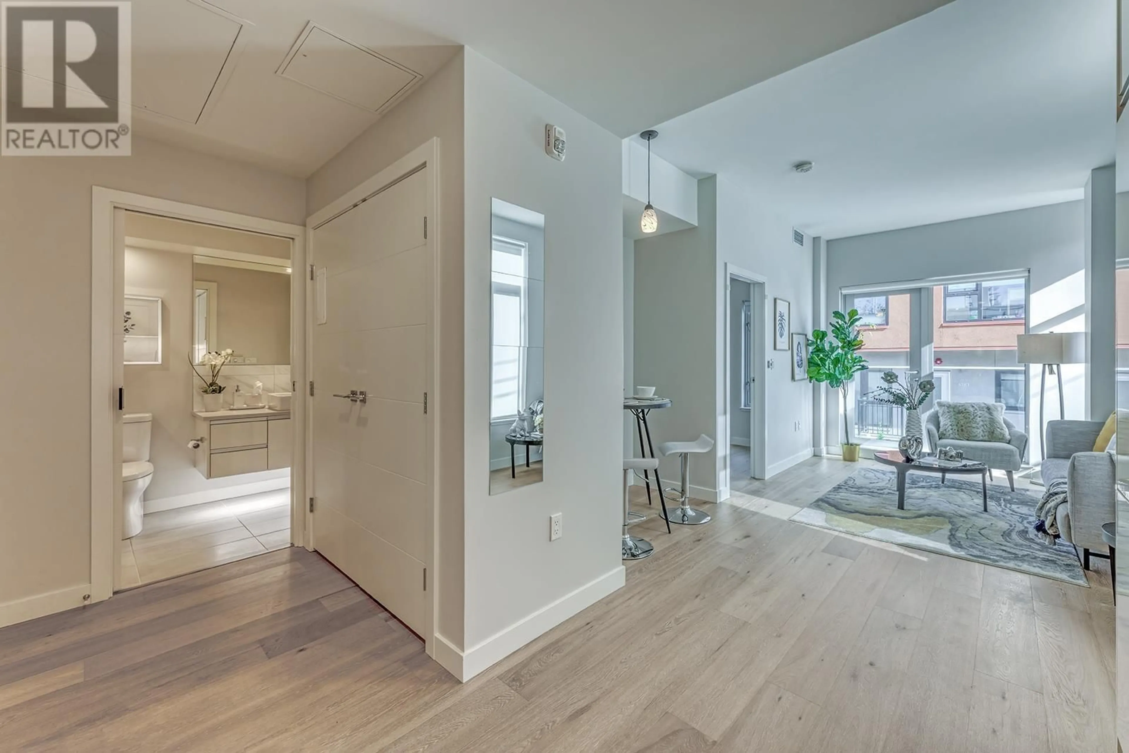 Indoor entryway, wood floors for 214 528 W KING EDWARD AVENUE, Vancouver British Columbia V5Z2C3