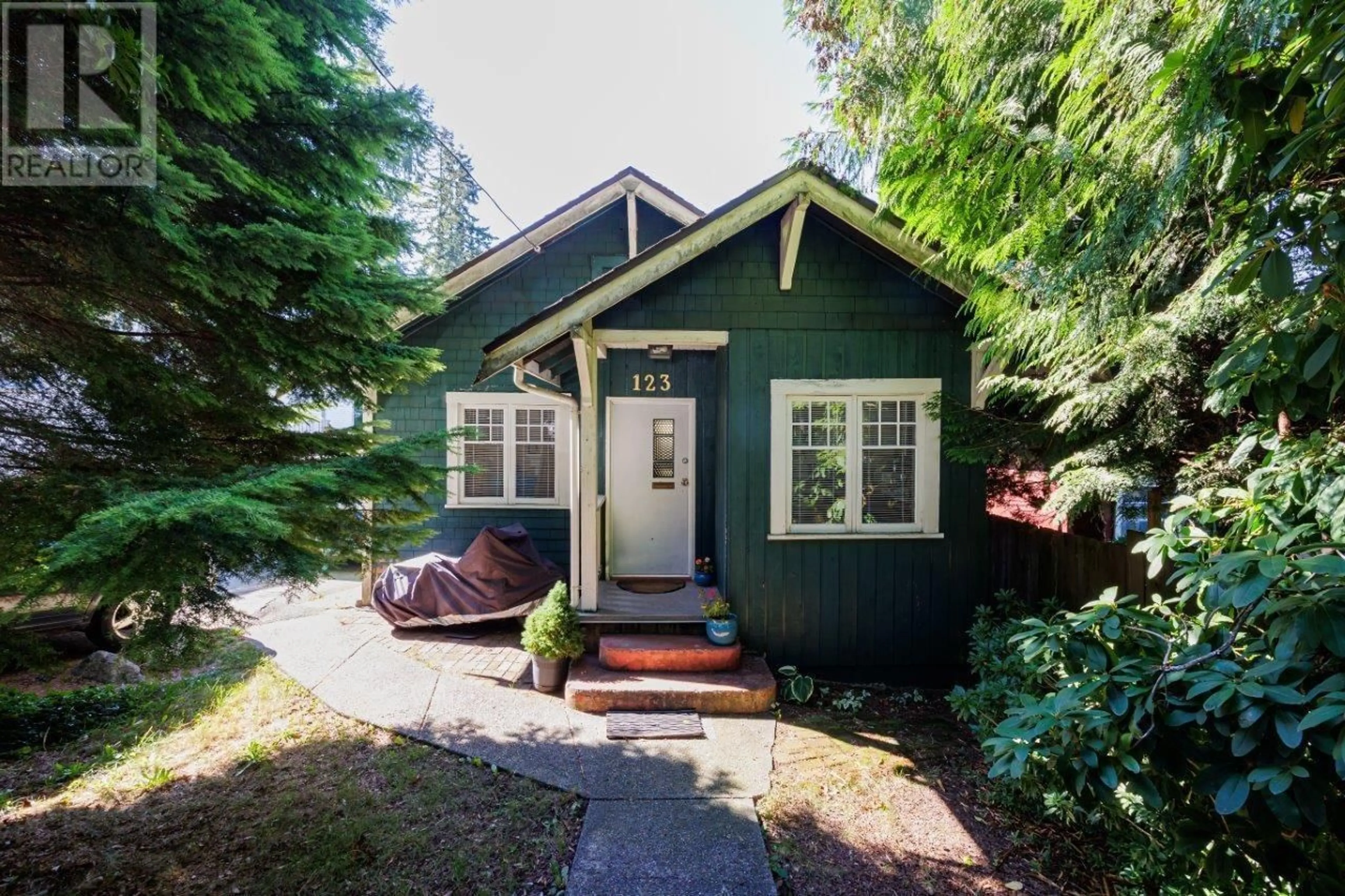 Frontside or backside of a home, cottage for 123 E KINGS ROAD, North Vancouver British Columbia V7N1H4