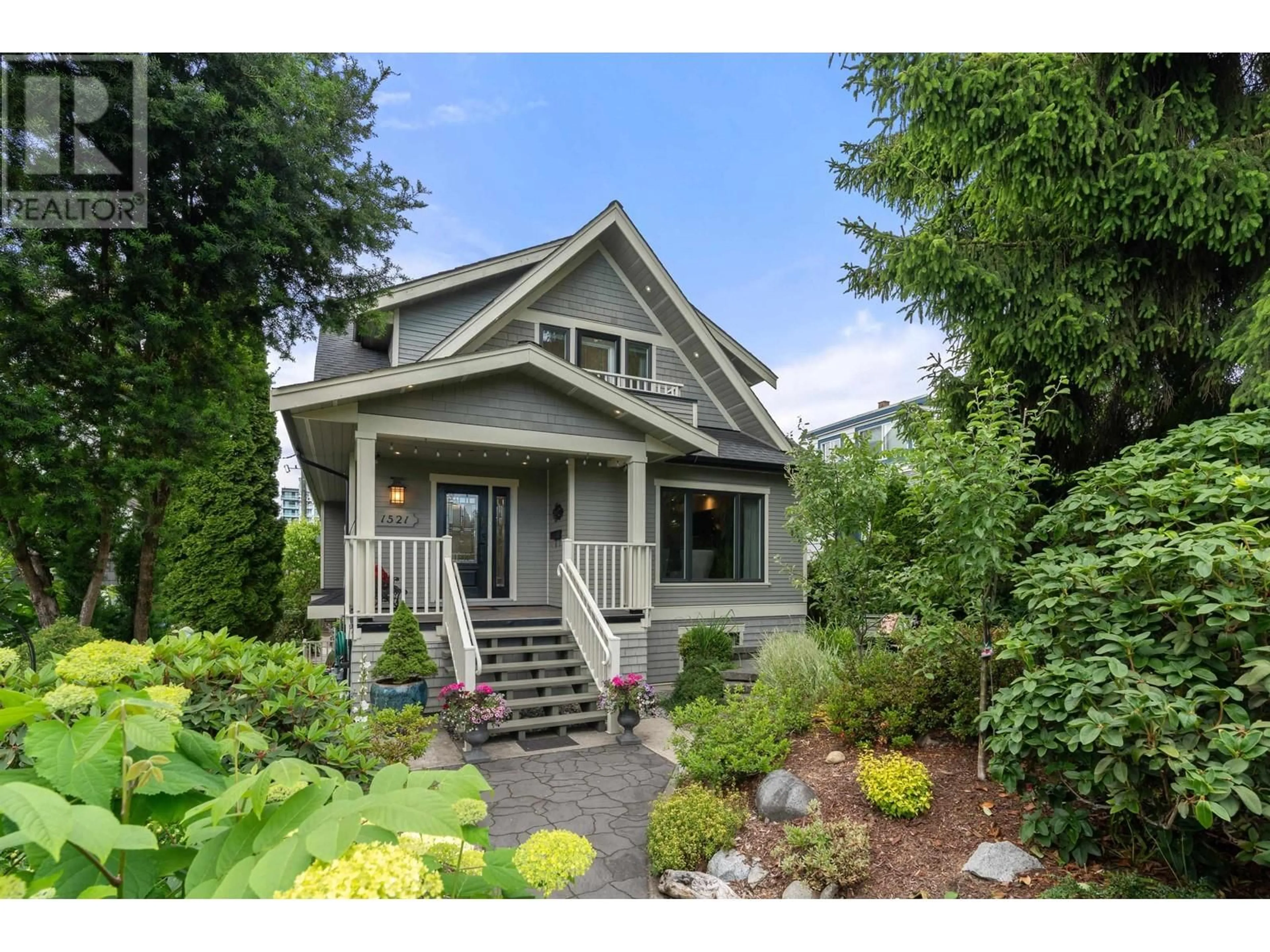 Frontside or backside of a home, cottage for 1521 RIDGEWAY AVENUE, North Vancouver British Columbia V7L3S2