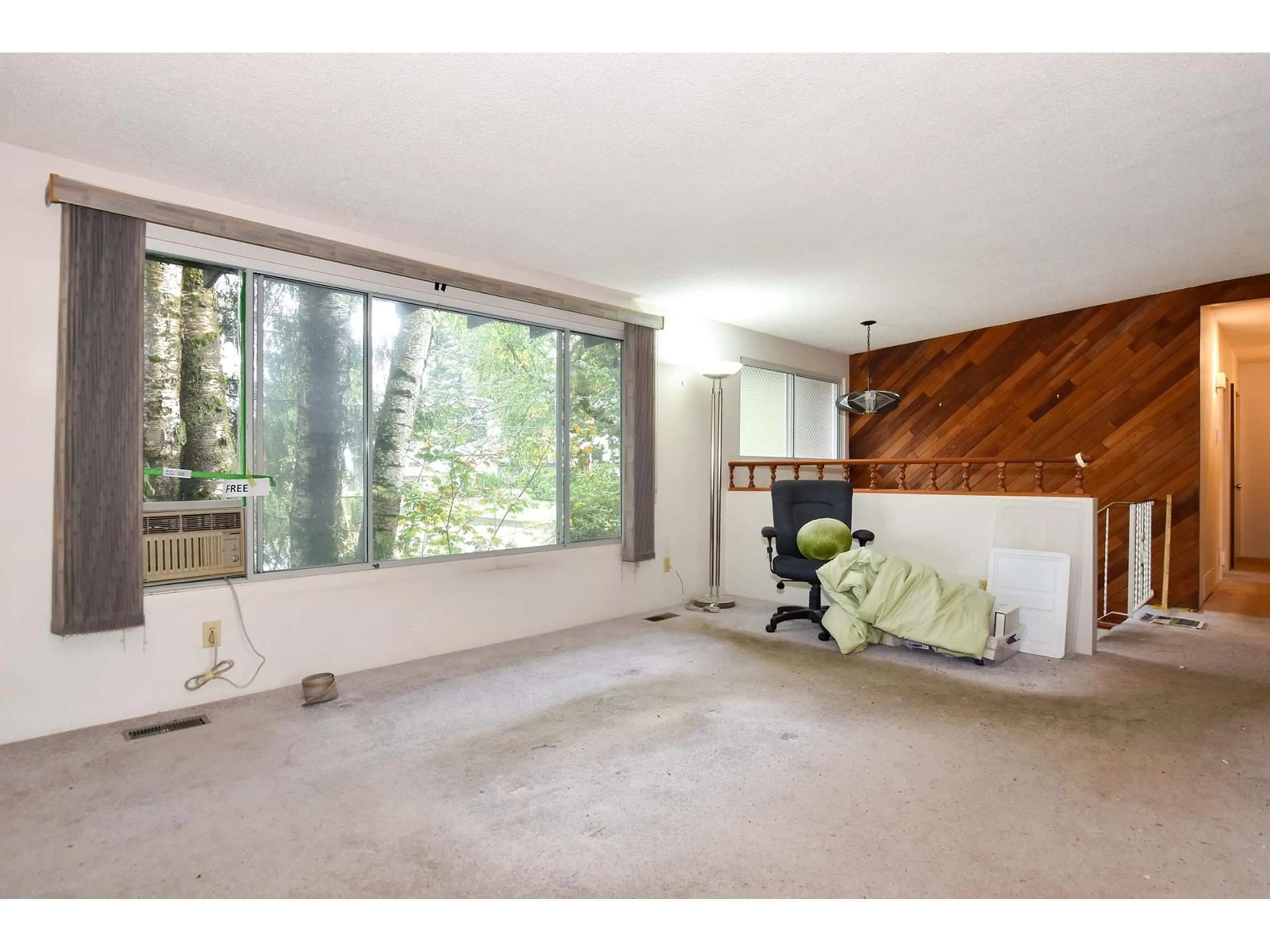 Other indoor space, wood floors for 31844 CARLSRUE AVENUE, Abbotsford British Columbia V2T2J6