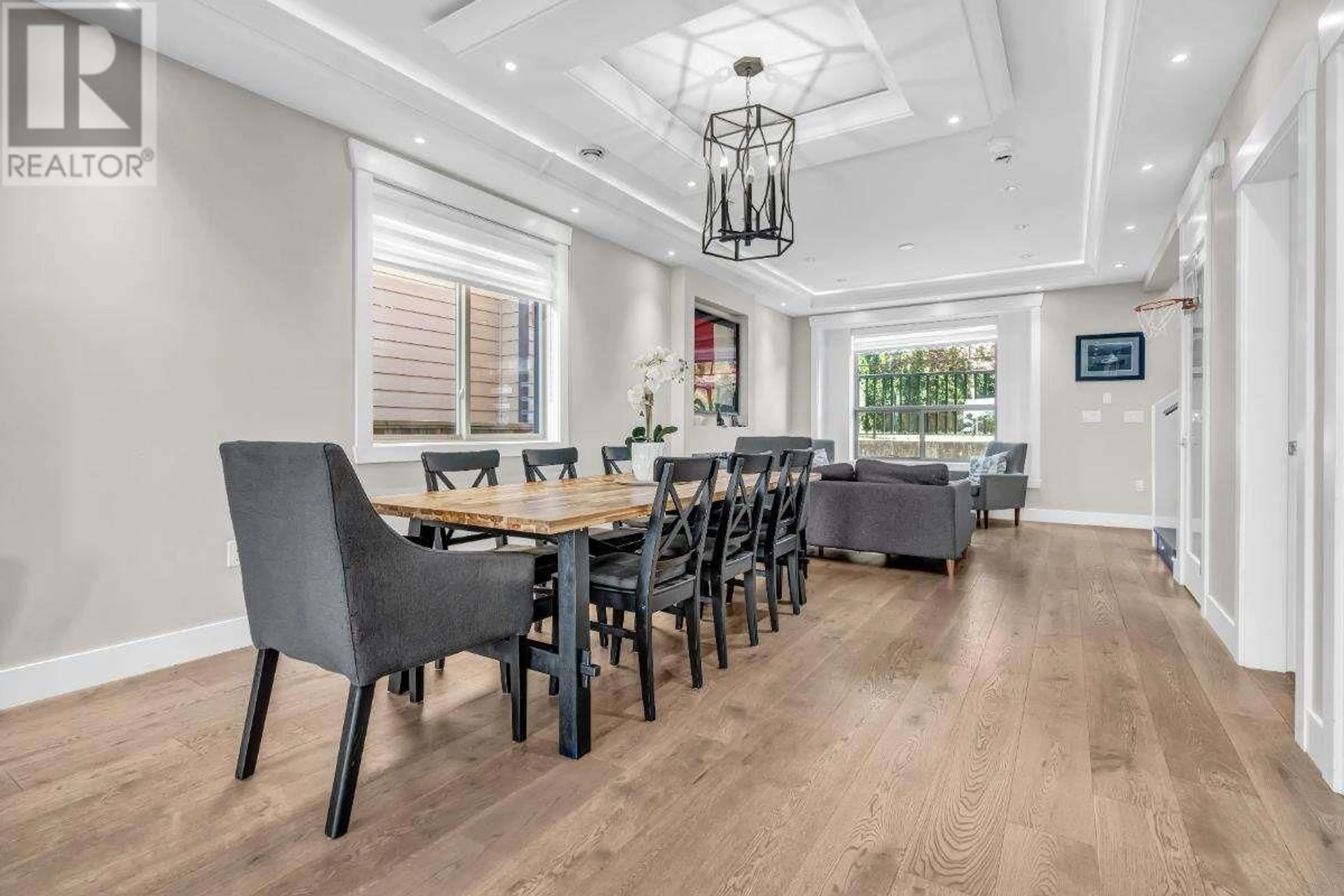 Dining room, wood/laminate floor for 175 DELTA AVENUE, Burnaby British Columbia V5B3C6