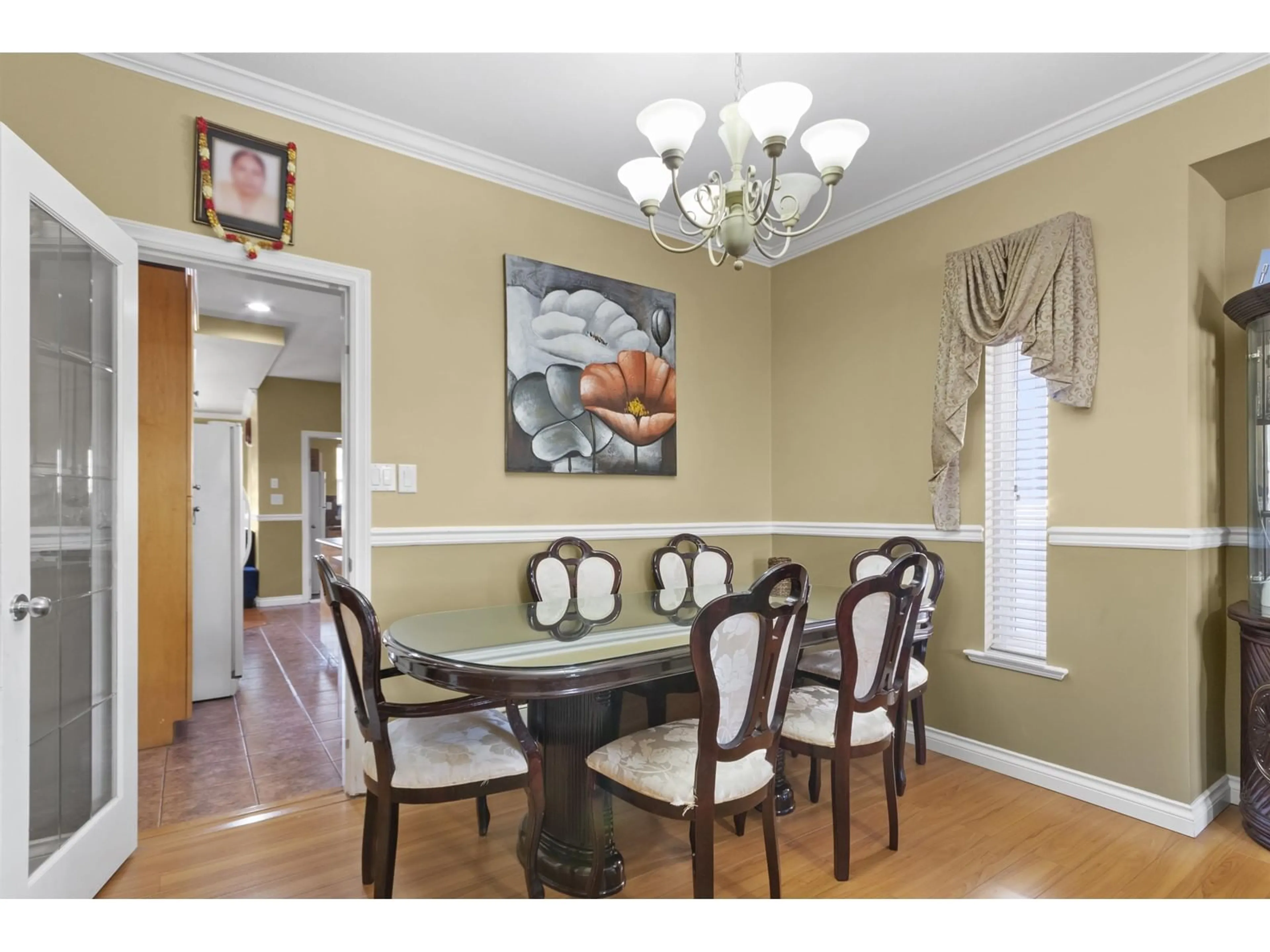 Dining room, wood floors for 6495 142 STREET, Surrey British Columbia V3W5M5