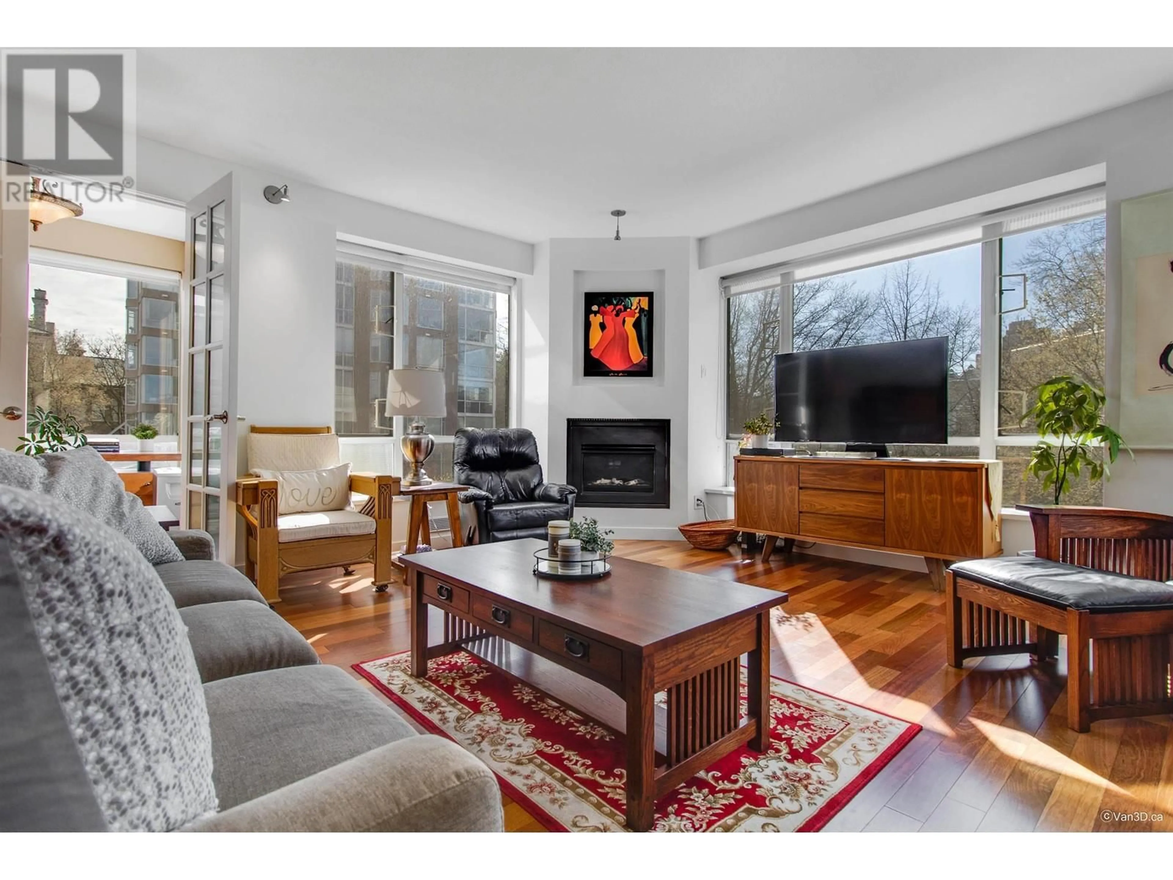 Living room, wood floors for 401 2628 ASH STREET, Vancouver British Columbia V5Z4L2