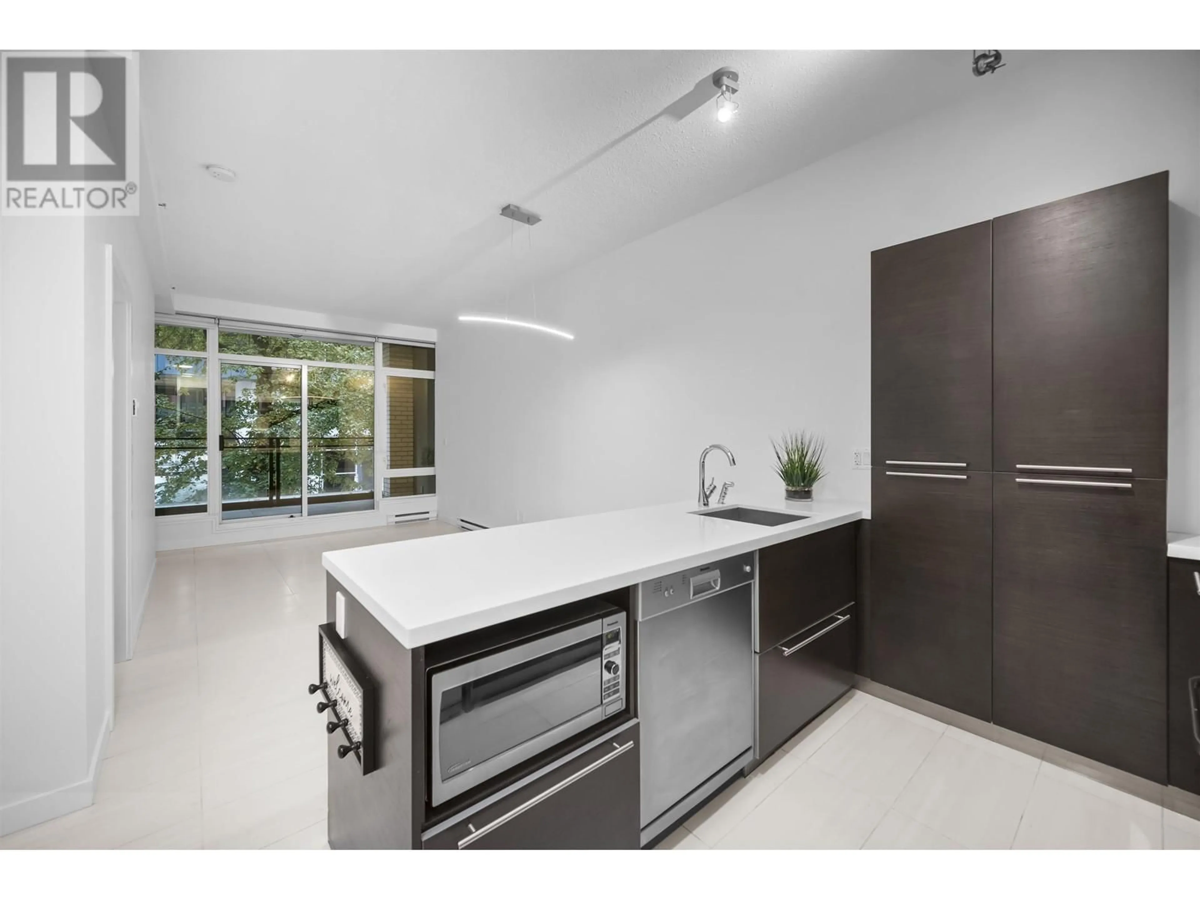 Kitchen, ceramic floors for 202 1252 HORNBY STREET, Vancouver British Columbia V6Z0A3