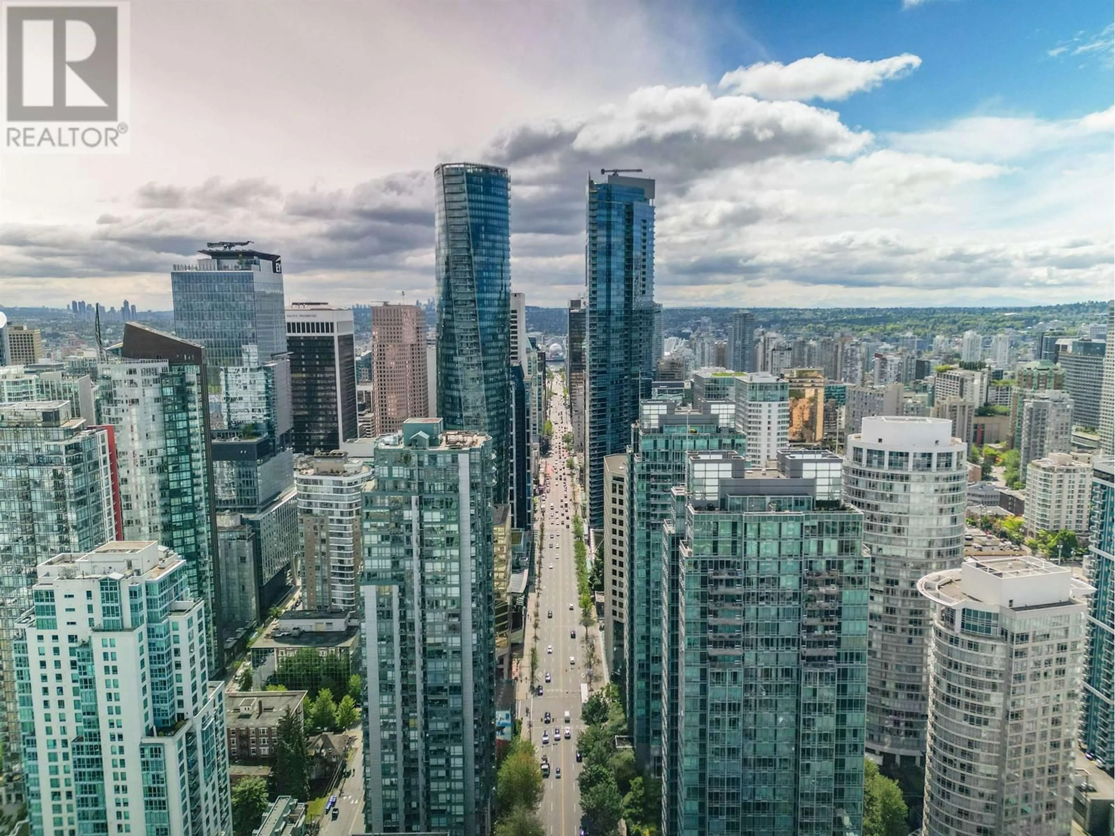 A pic from exterior of the house or condo, the view of city buildings for 1804 1288 W GEORGIA STREET, Vancouver British Columbia V6E4R3