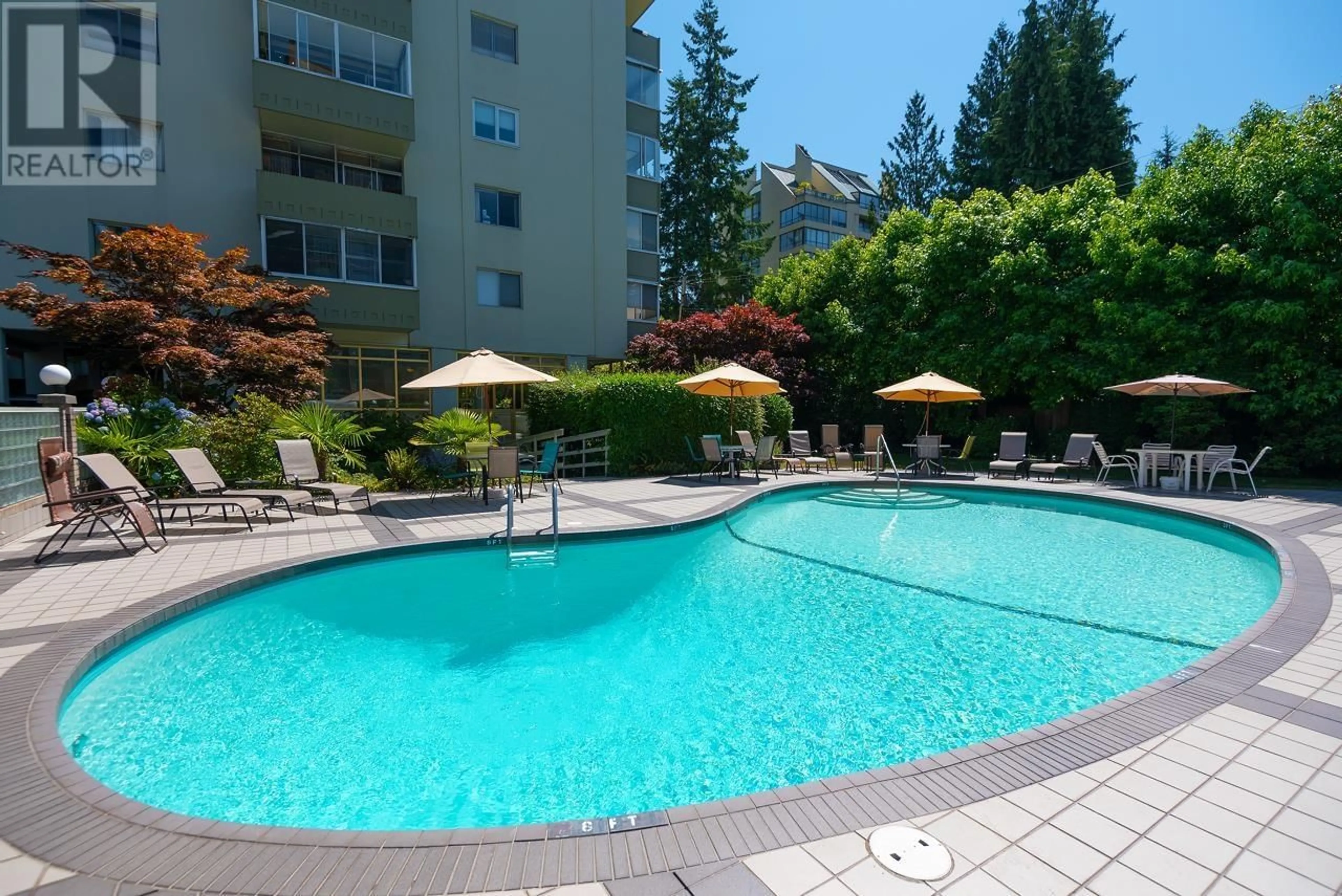 Indoor or outdoor pool for 609 1425 ESQUIMALT AVENUE, West Vancouver British Columbia V7T1L1