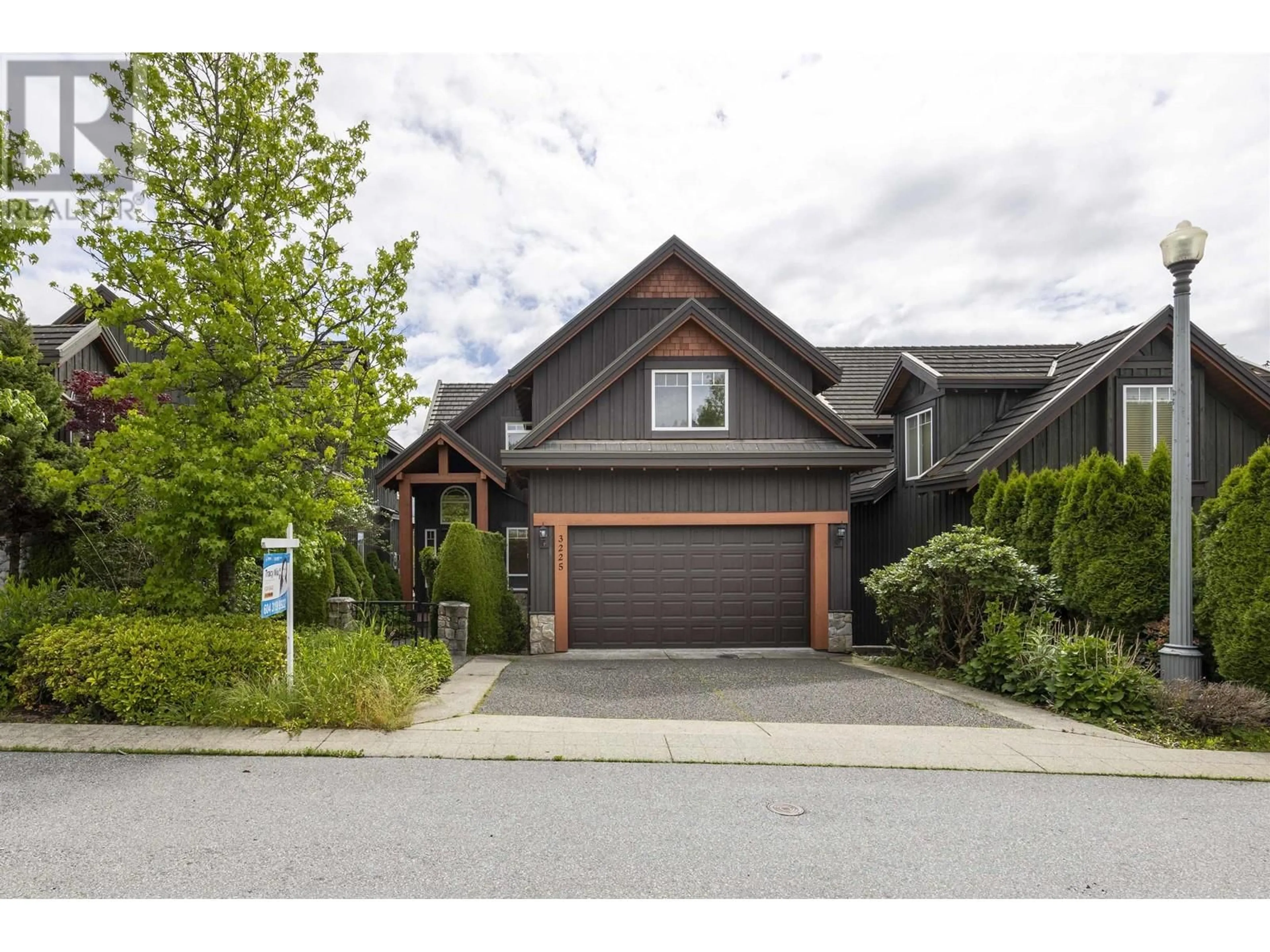 Frontside or backside of a home, the street view for 3225 CHARTWELL LANE, Coquitlam British Columbia V3E3N1