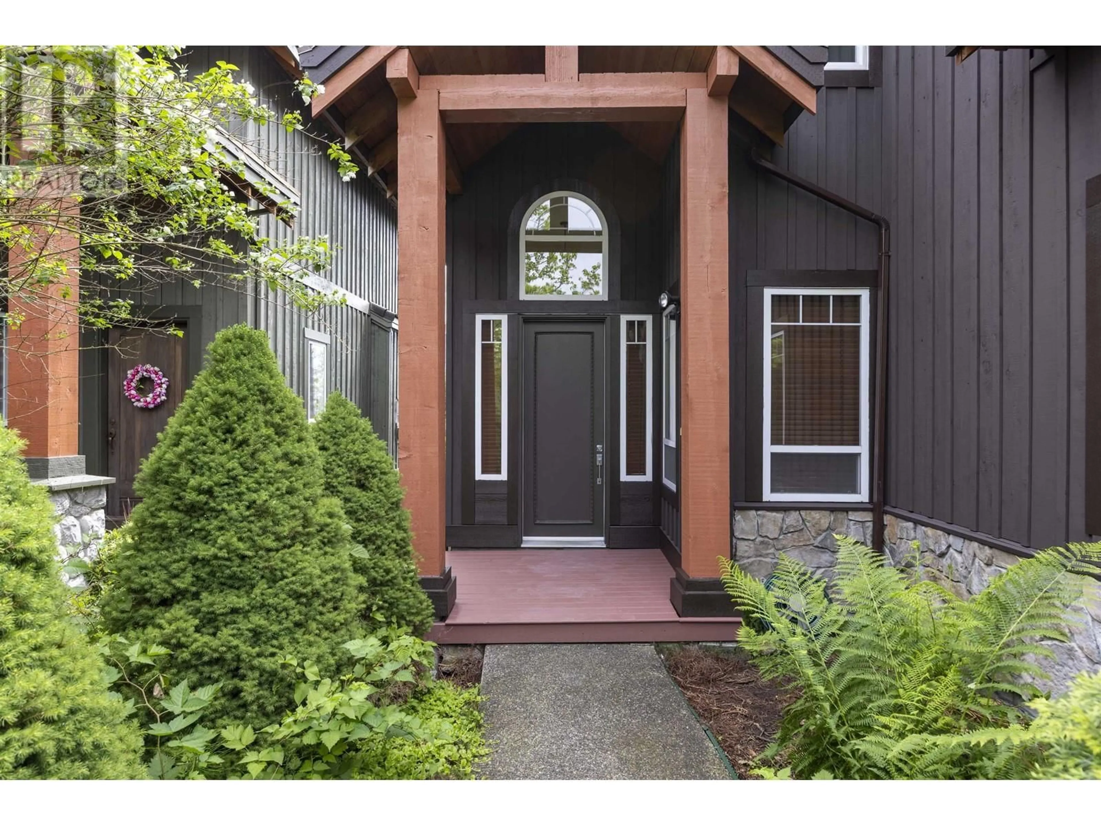 Indoor entryway, wood floors for 3225 CHARTWELL LANE, Coquitlam British Columbia V3E3N1