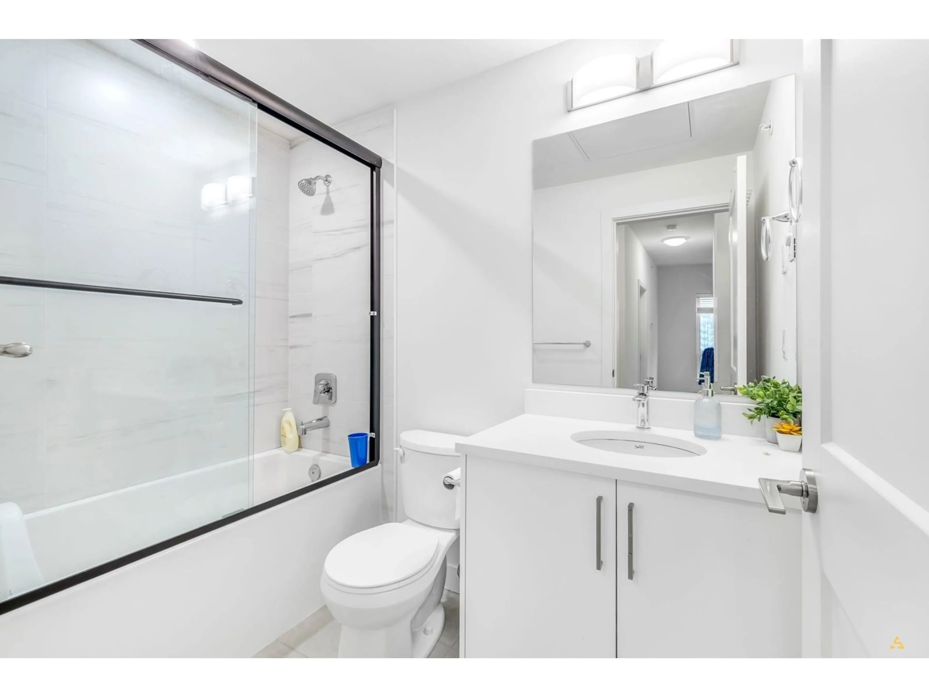 Standard bathroom for 47 1419 MCCALLUM ROAD, Abbotsford British Columbia V2S8B2