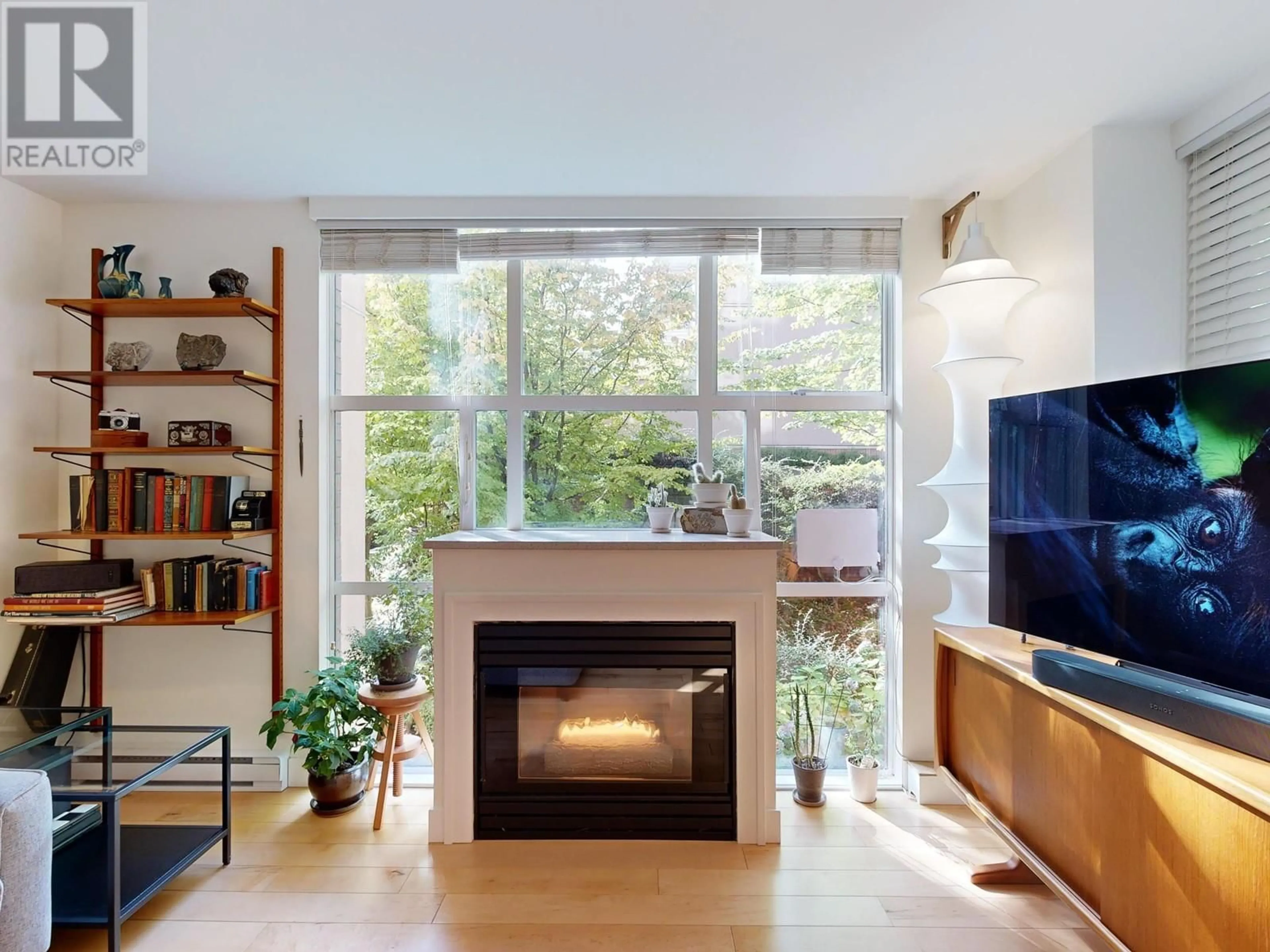 Living room, wood floors for 203 518 W 14TH AVENUE, Vancouver British Columbia V5Z4N5