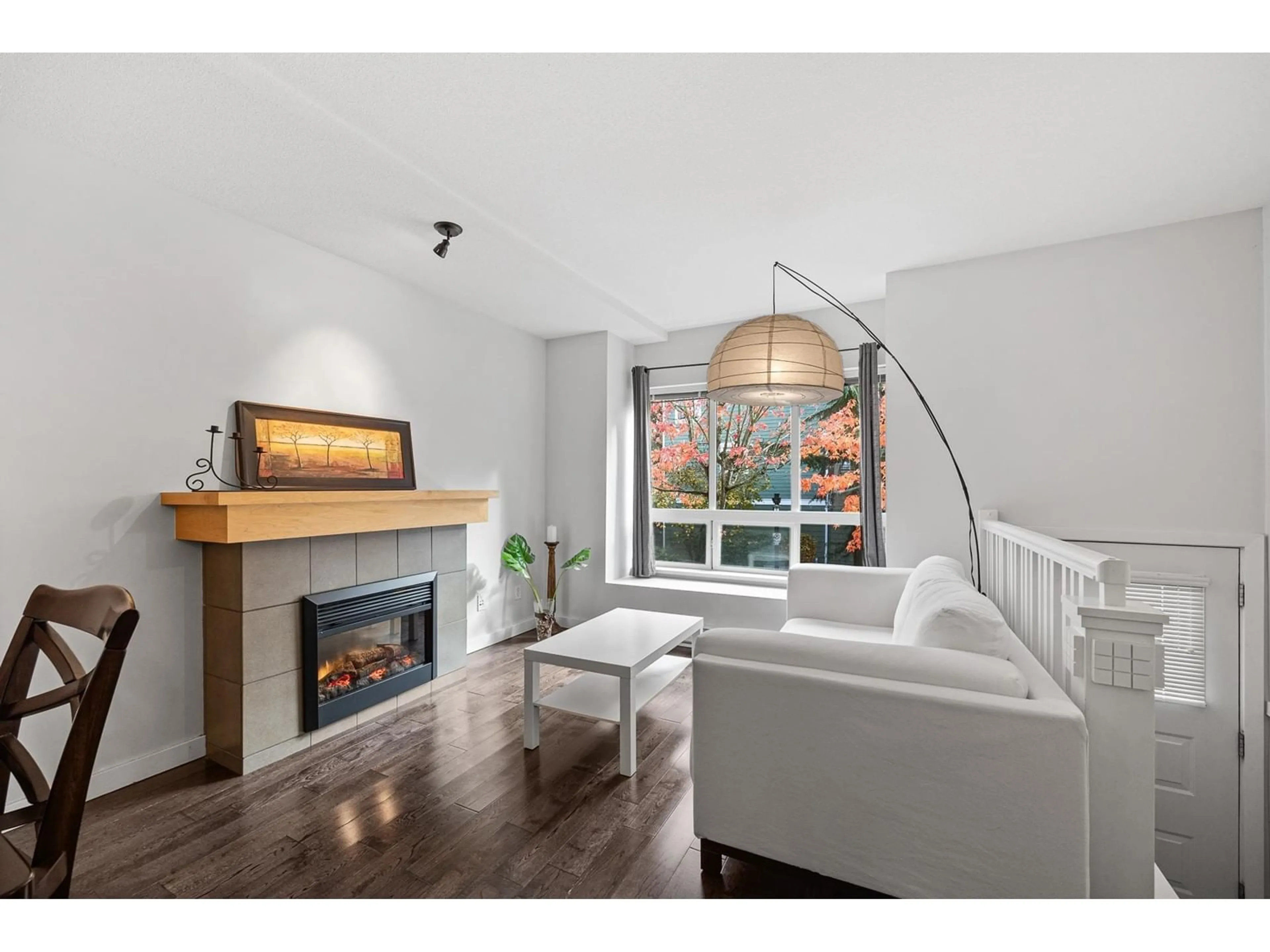 Living room, wood floors for 49 15168 36 AVENUE, Surrey British Columbia V3Z0Z6