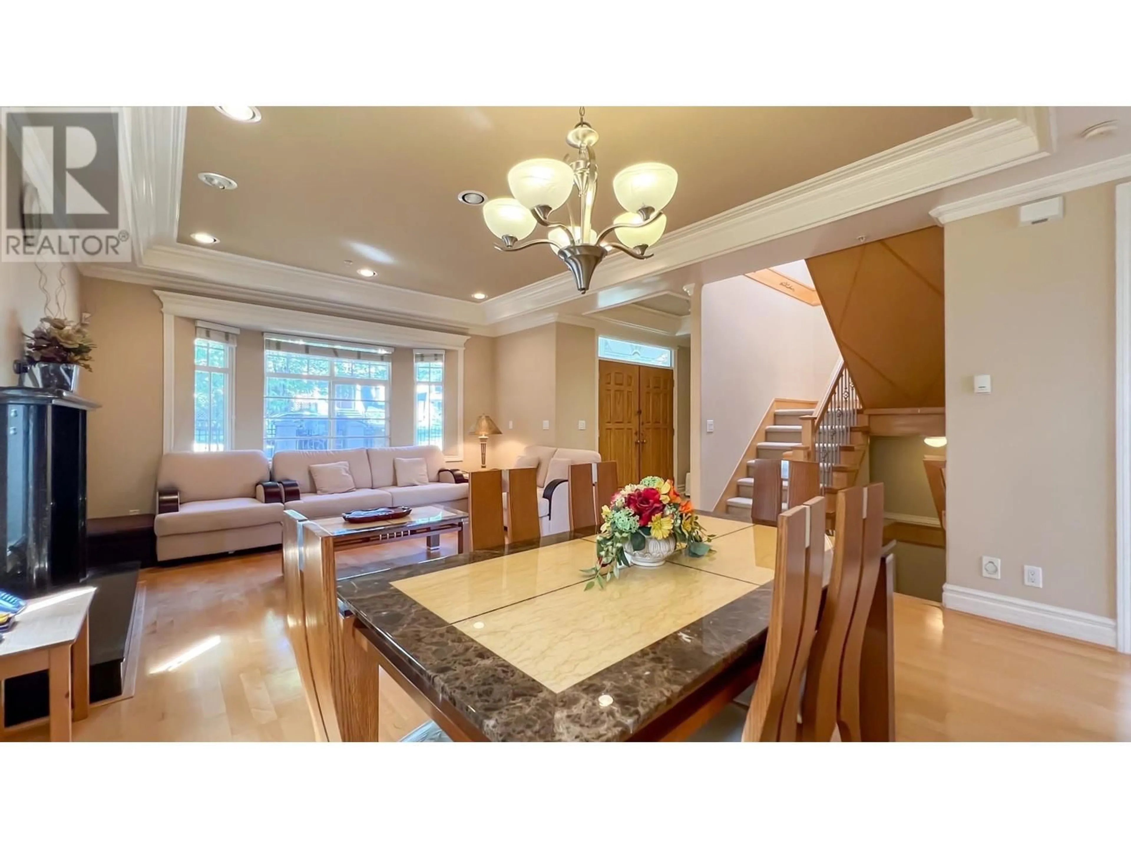 Dining room, wood floors, cottage for 260 W 63RD AVENUE, Vancouver British Columbia V5X2H8