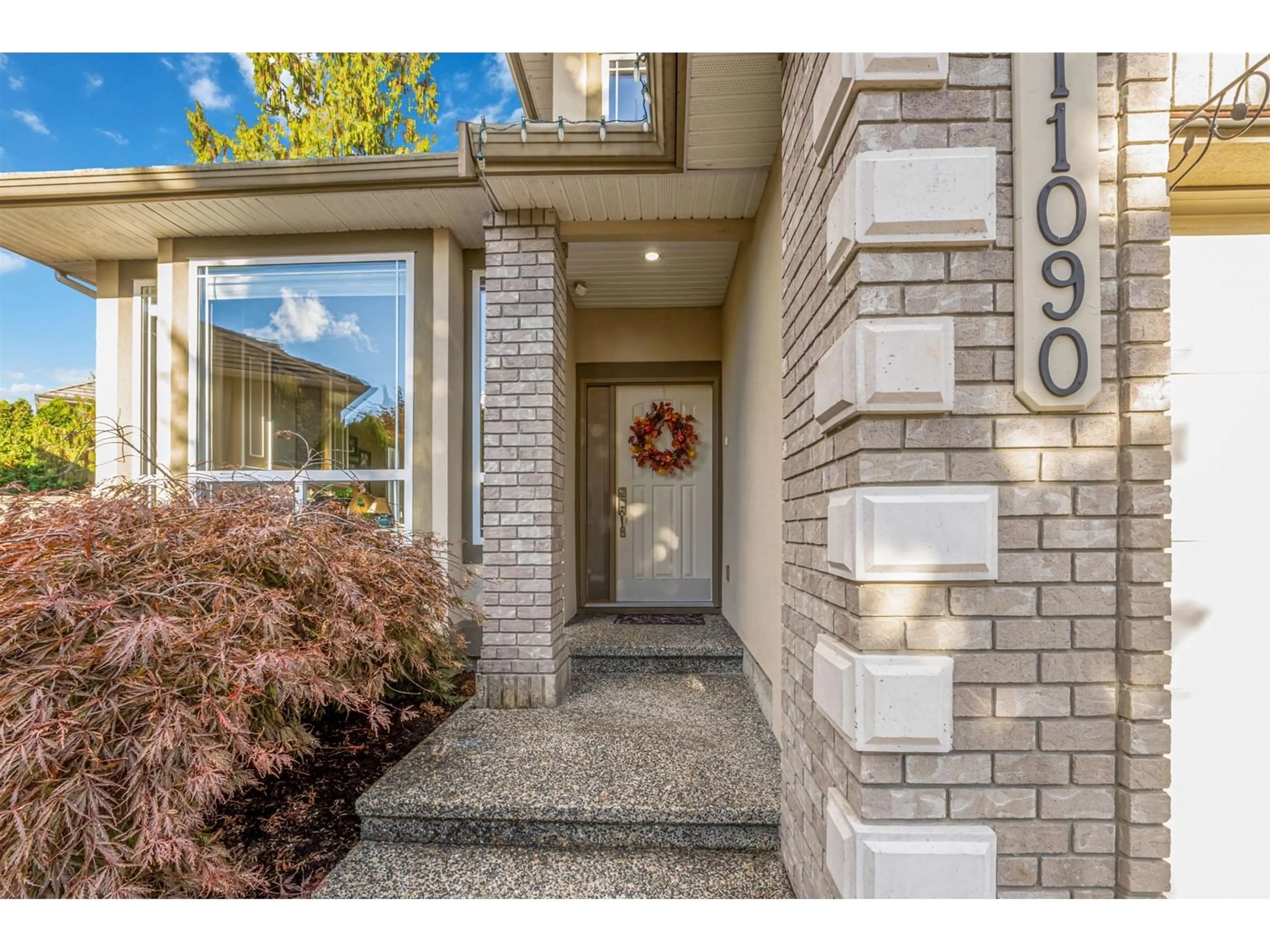 Indoor entryway for 11090 158B STREET, Surrey British Columbia V4N5E9