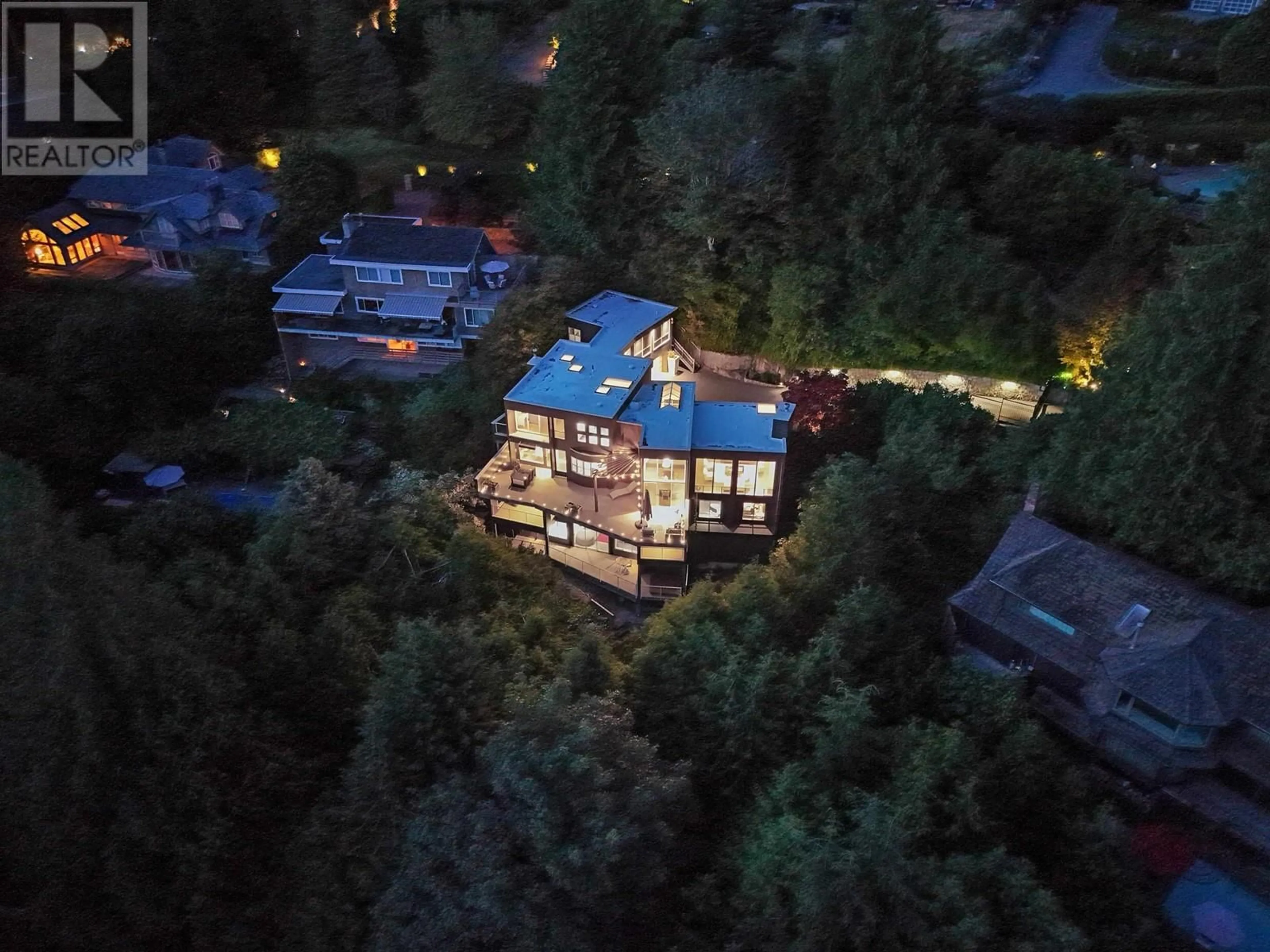 A pic from exterior of the house or condo, cottage for 4345 ROCKRIDGE ROAD, West Vancouver British Columbia V7W1A6