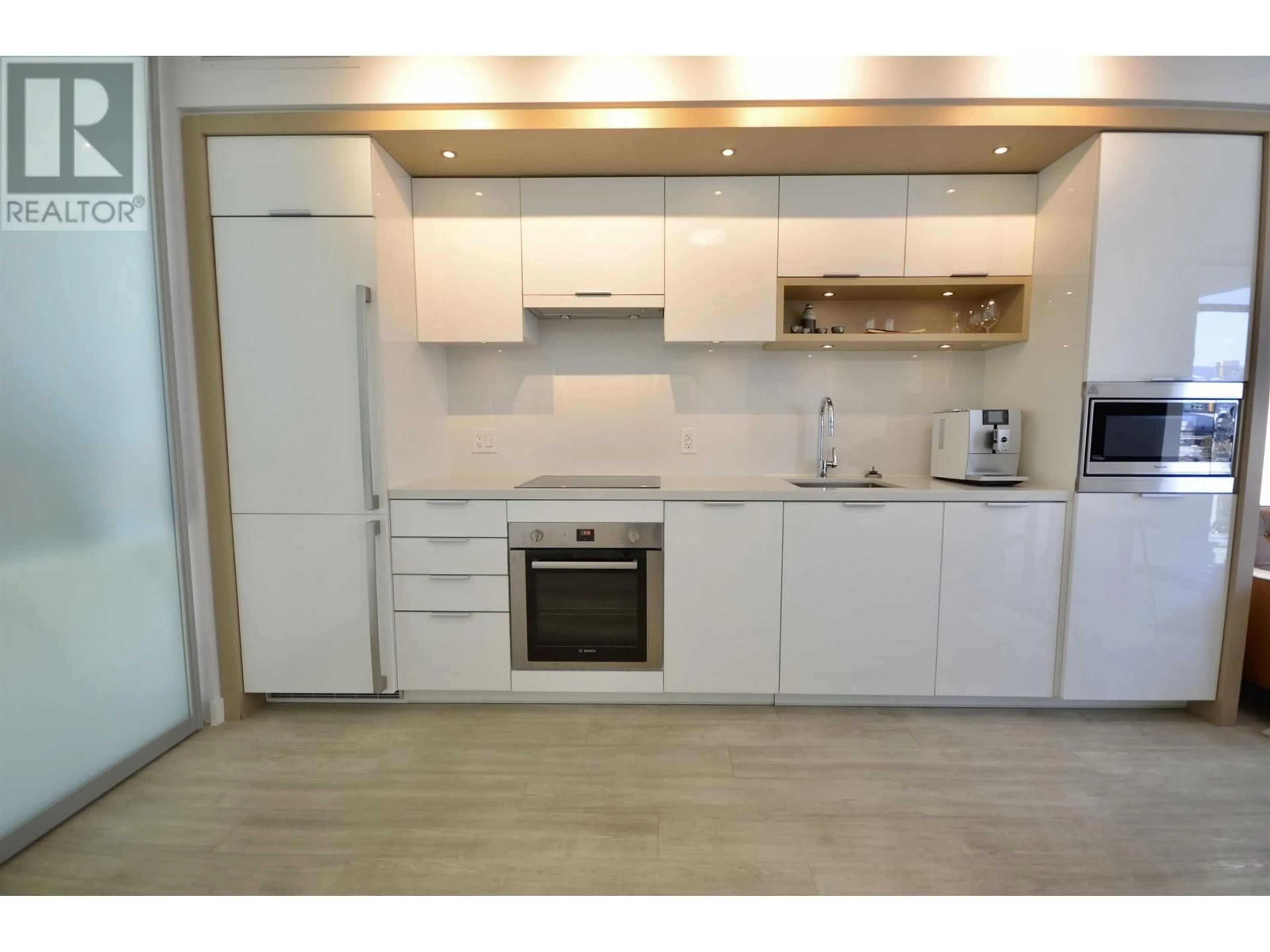 Standard kitchen, ceramic floors for 908 1661 QUEBEC STREET, Vancouver British Columbia V6A0H2